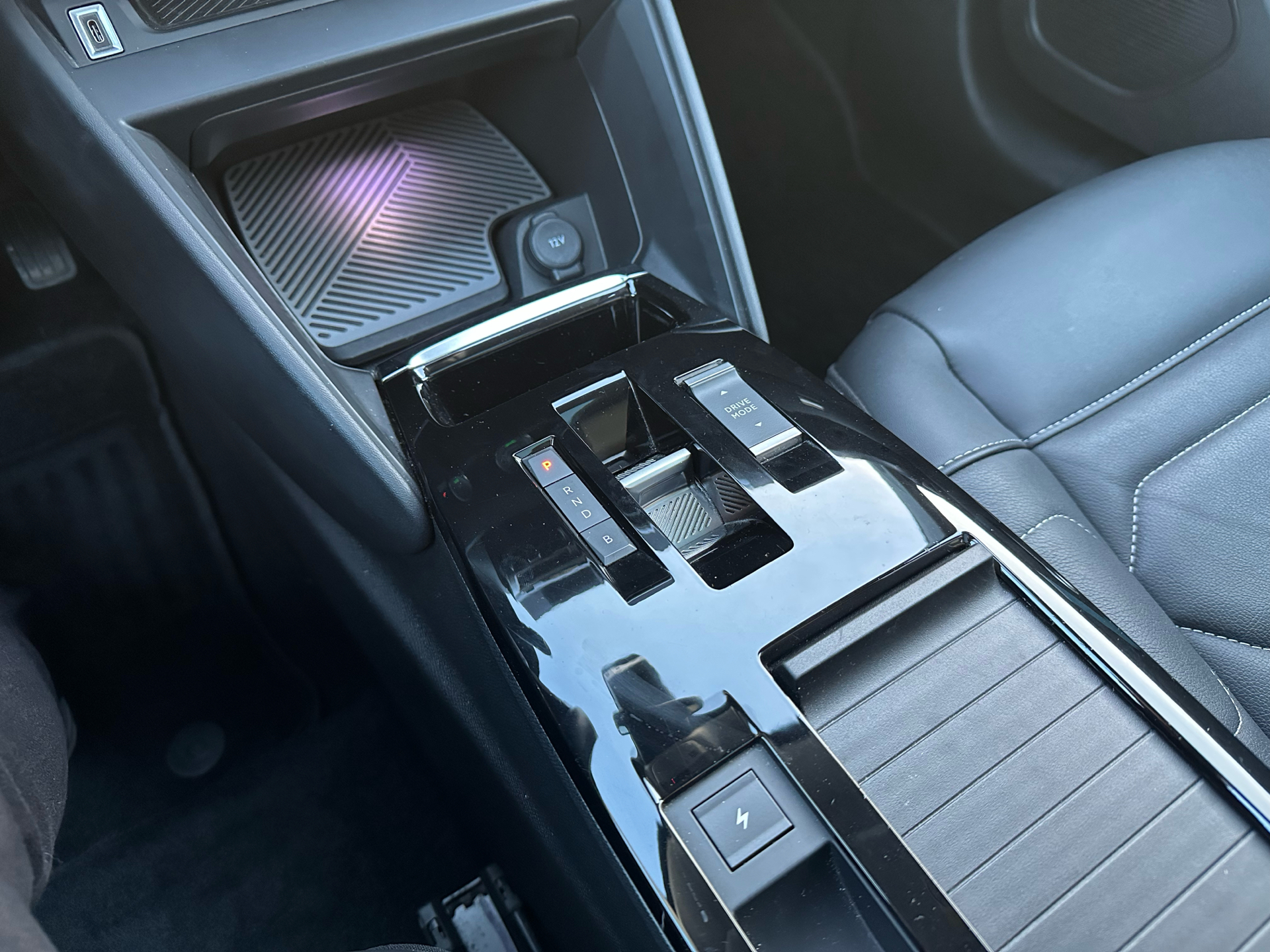 Billede af Citroën e-C4 EL Shine Sport 136HK 5d Aut.