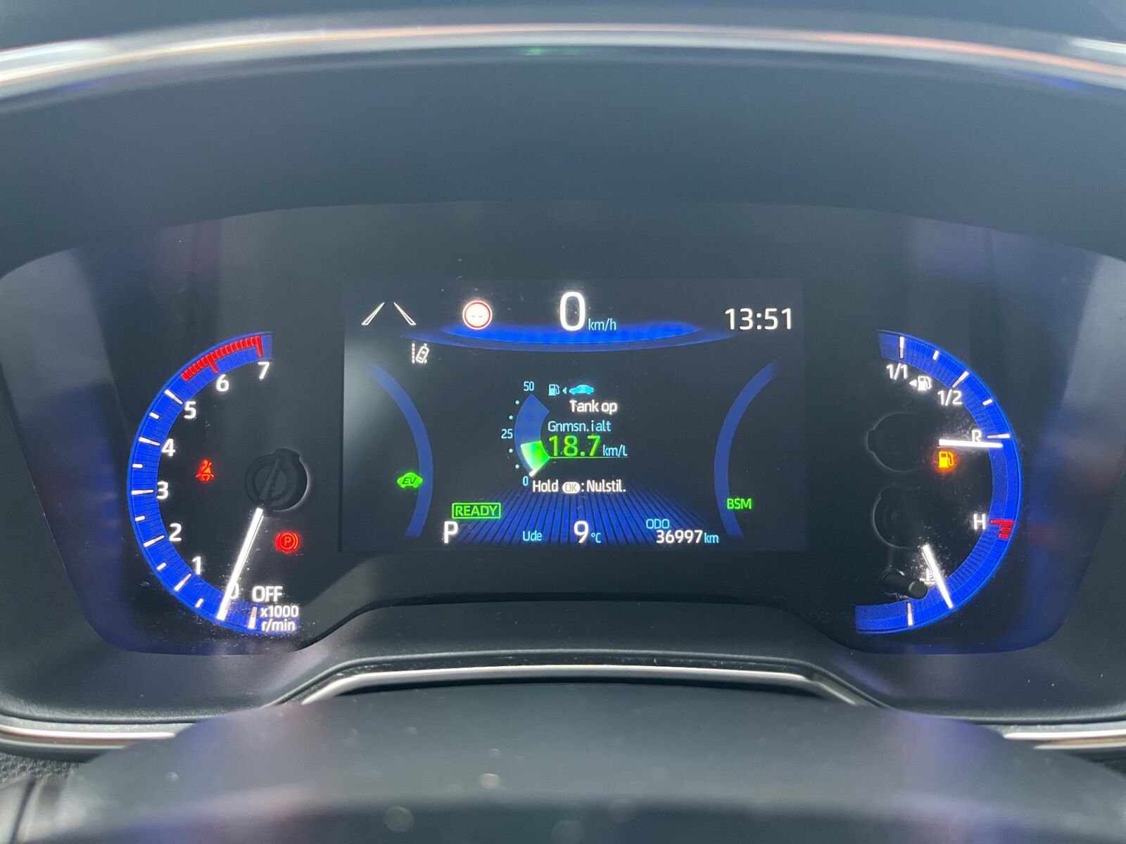 Billede af Suzuki Swace 1,8 Hybrid Exclusive E-CVT 122HK Stc Trinl. Gear