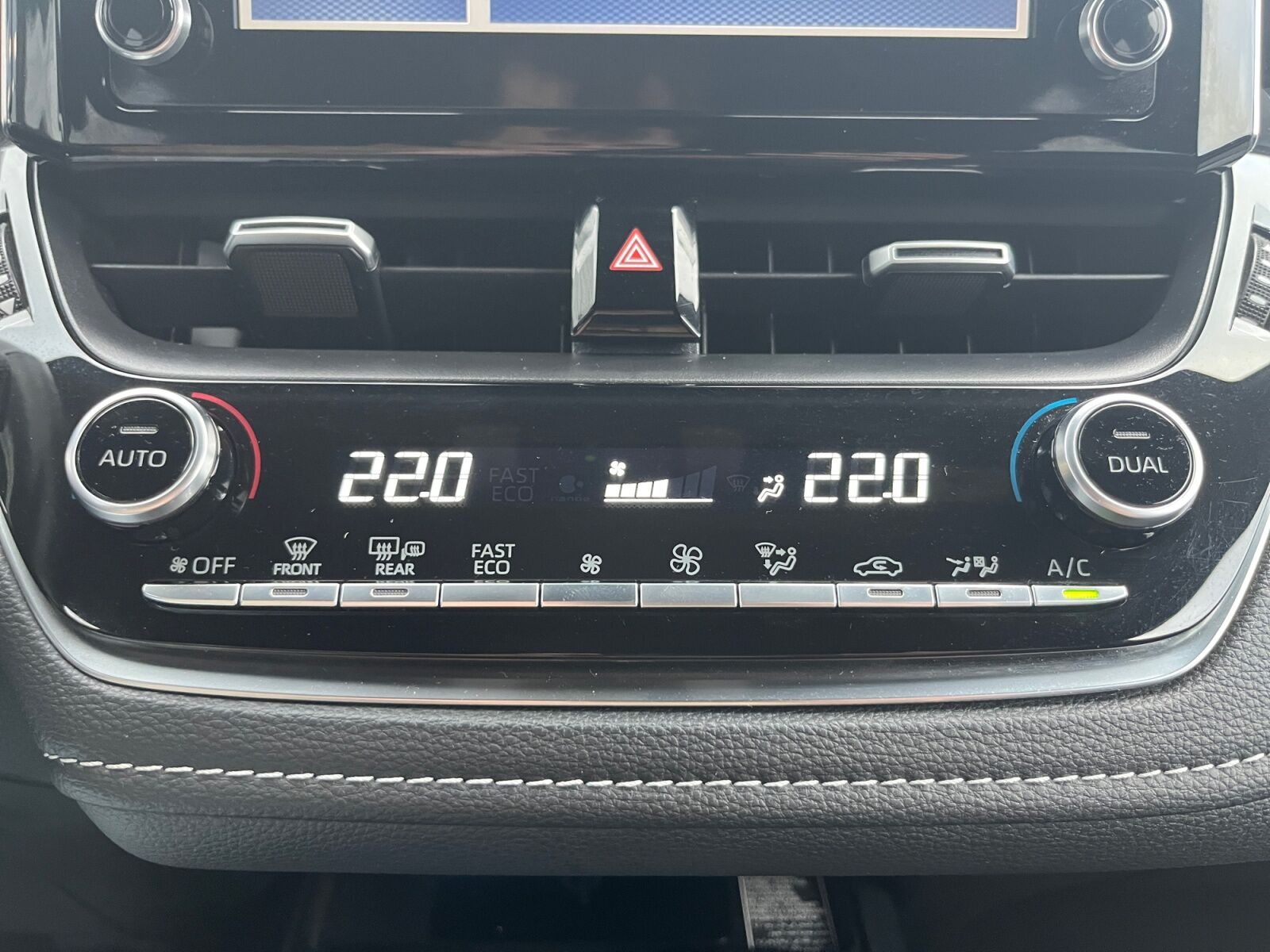 Billede af Suzuki Swace 1,8 Hybrid Exclusive E-CVT 122HK Stc Trinl. Gear