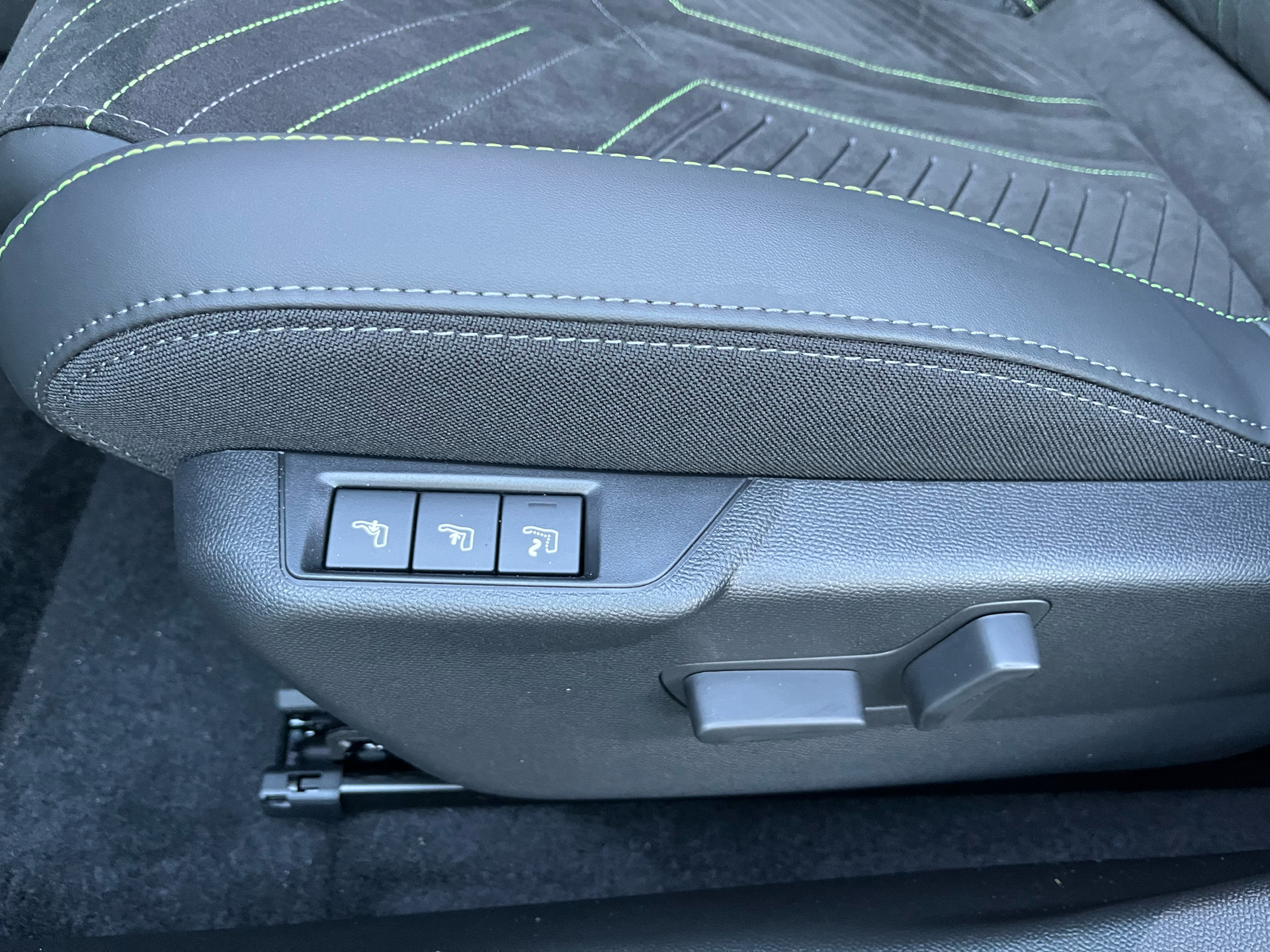 Billede af Peugeot e-2008 EL GT 156HK 5d Aut.