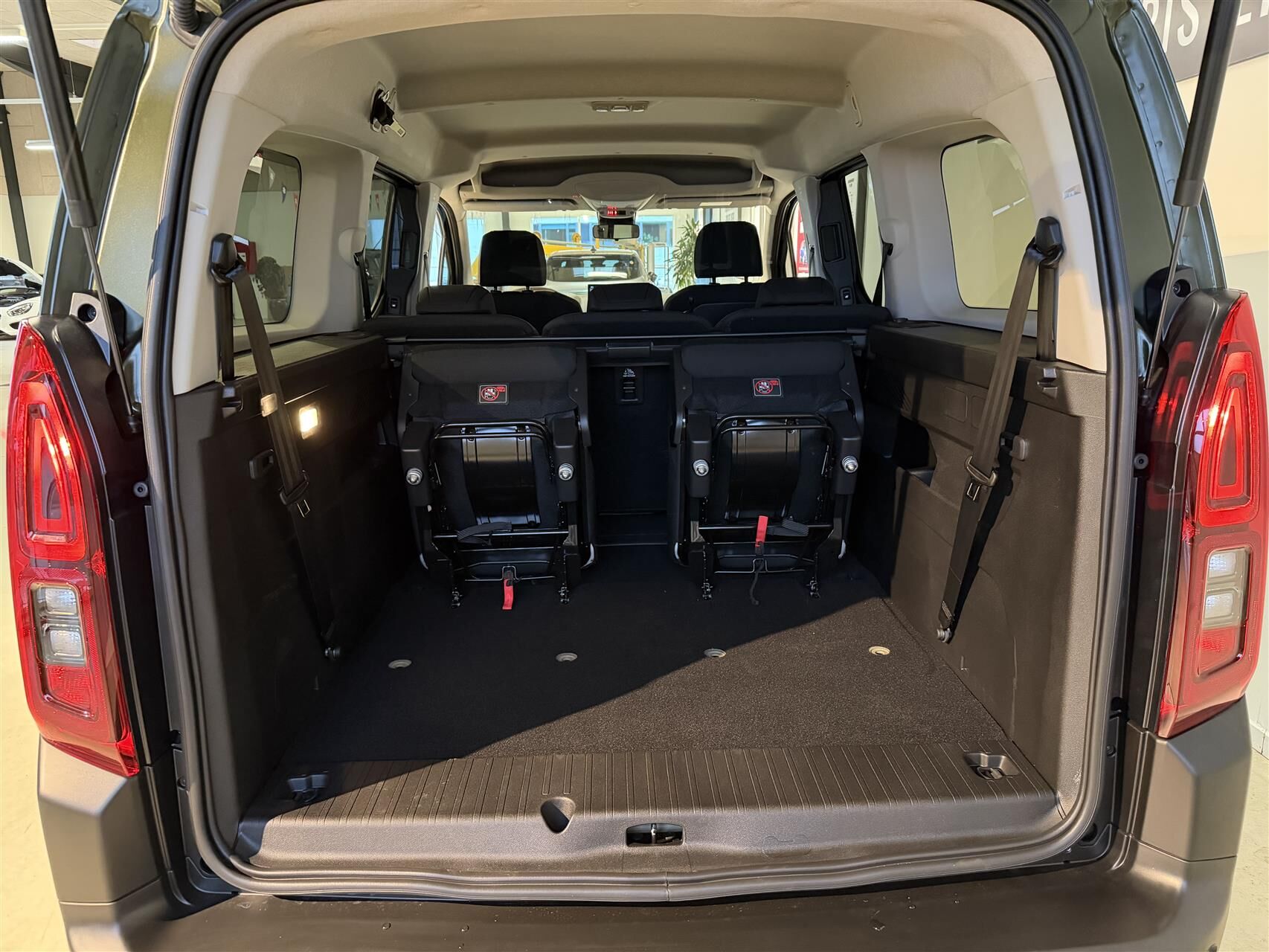 Billede af Citroën e-Berlingo EL VTR Sport XL 136HK Aut.