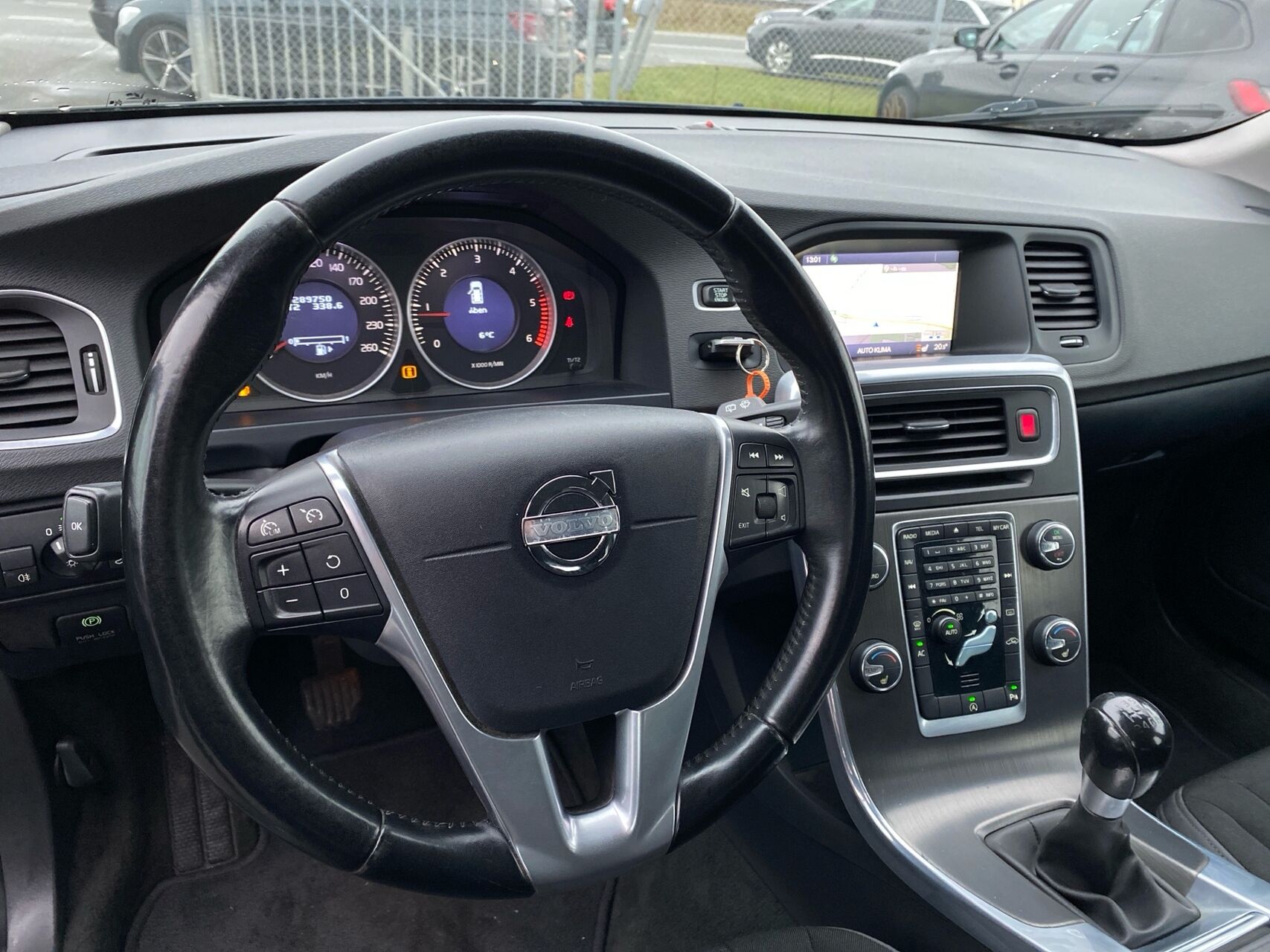 Billede af Volvo V60 2,0 D3 Momentum 136HK Stc 6g