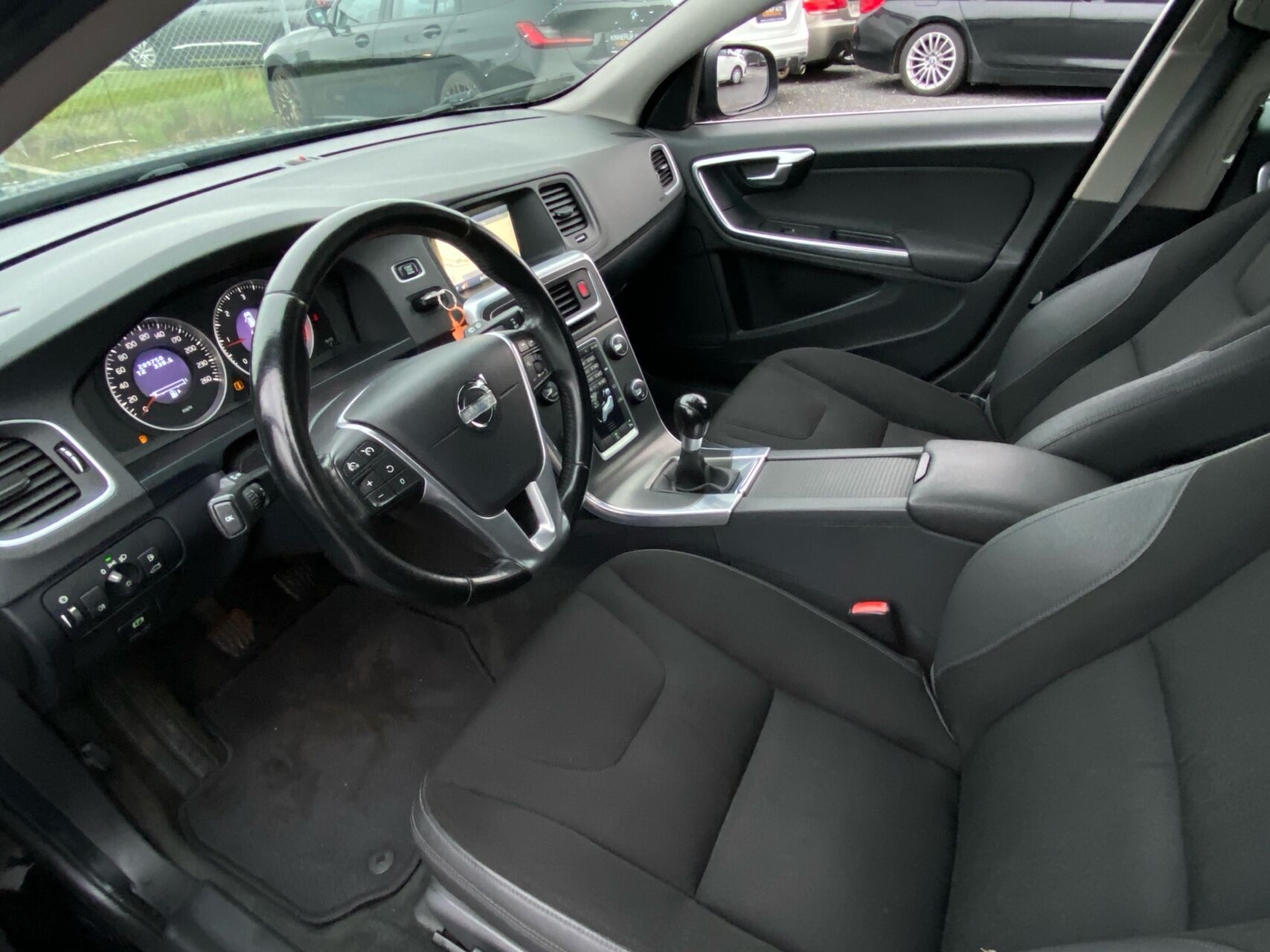 Billede af Volvo V60 2,0 D3 Momentum 136HK Stc 6g