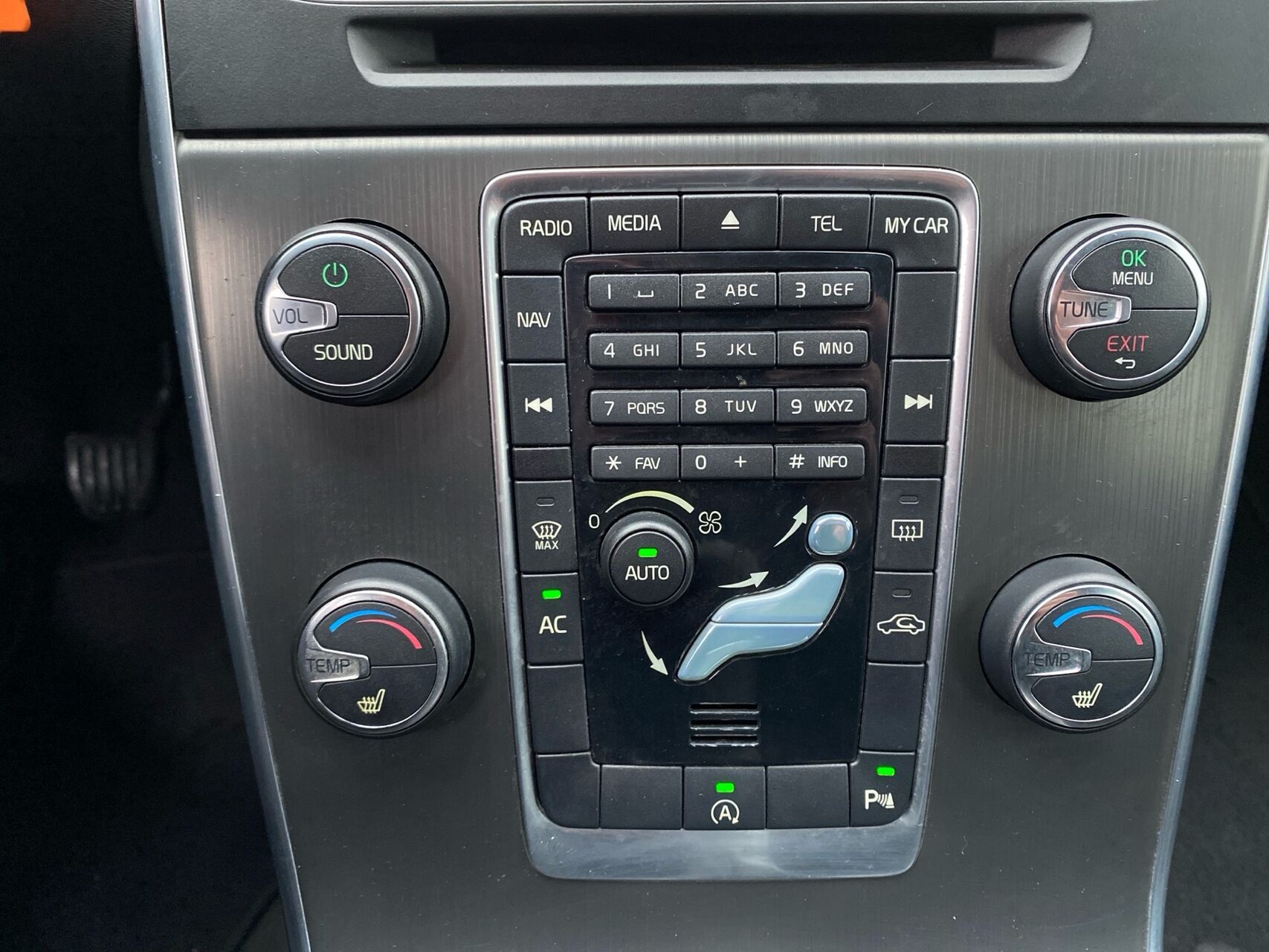 Billede af Volvo V60 2,0 D3 Momentum 136HK Stc 6g