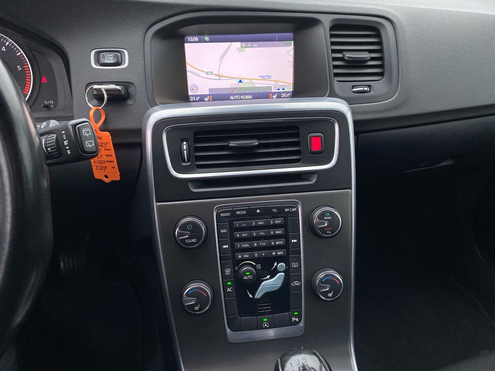 Billede af Volvo V60 2,0 D3 Momentum 136HK Stc 6g