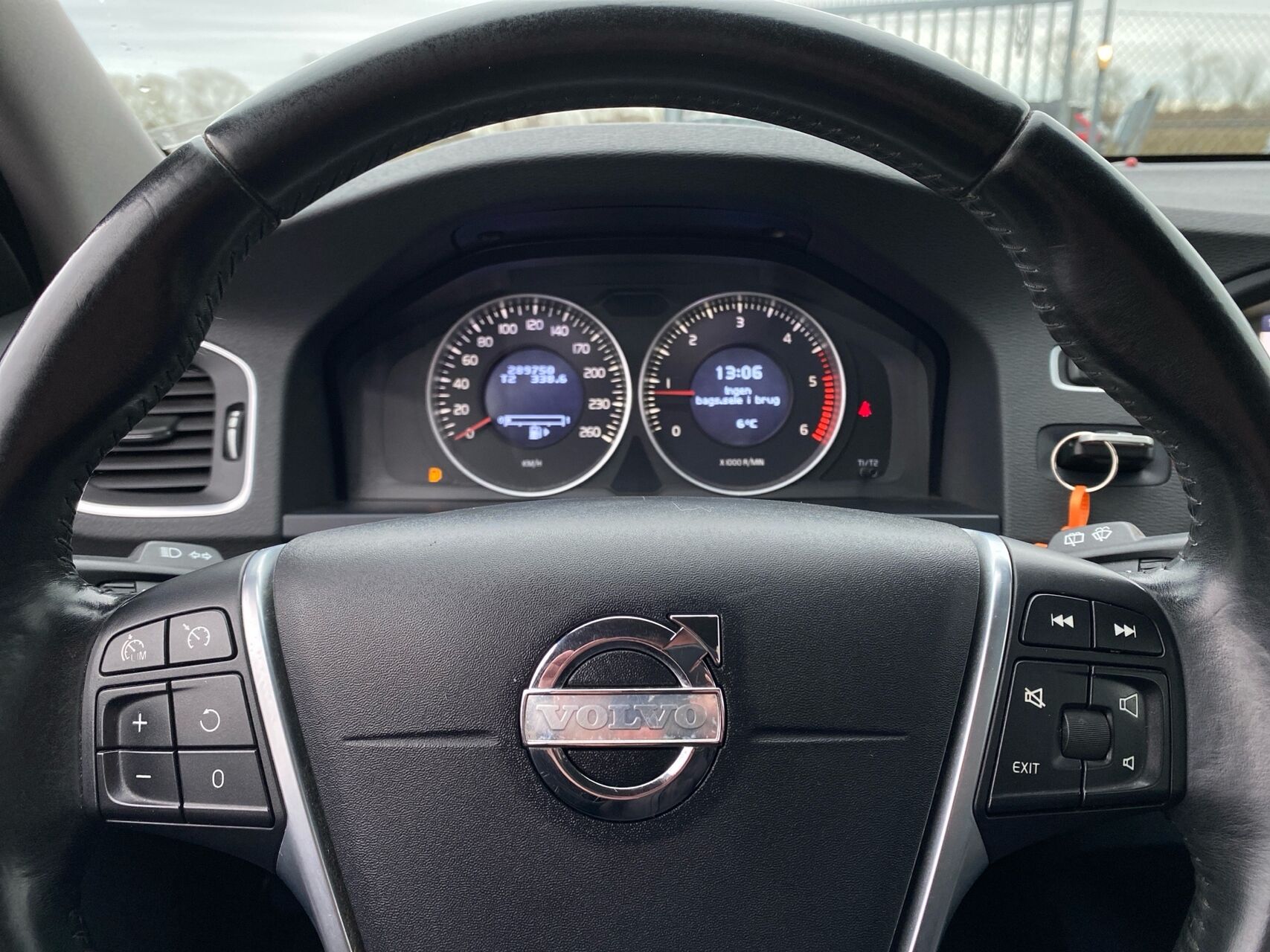 Billede af Volvo V60 2,0 D3 Momentum 136HK Stc 6g