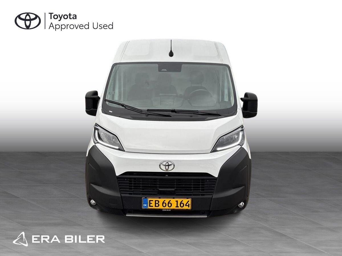 Billede af Toyota Proace Max Medium 2,2 D Comfort Master To skydedør m. højt tag 140HK Van 8g Aut.