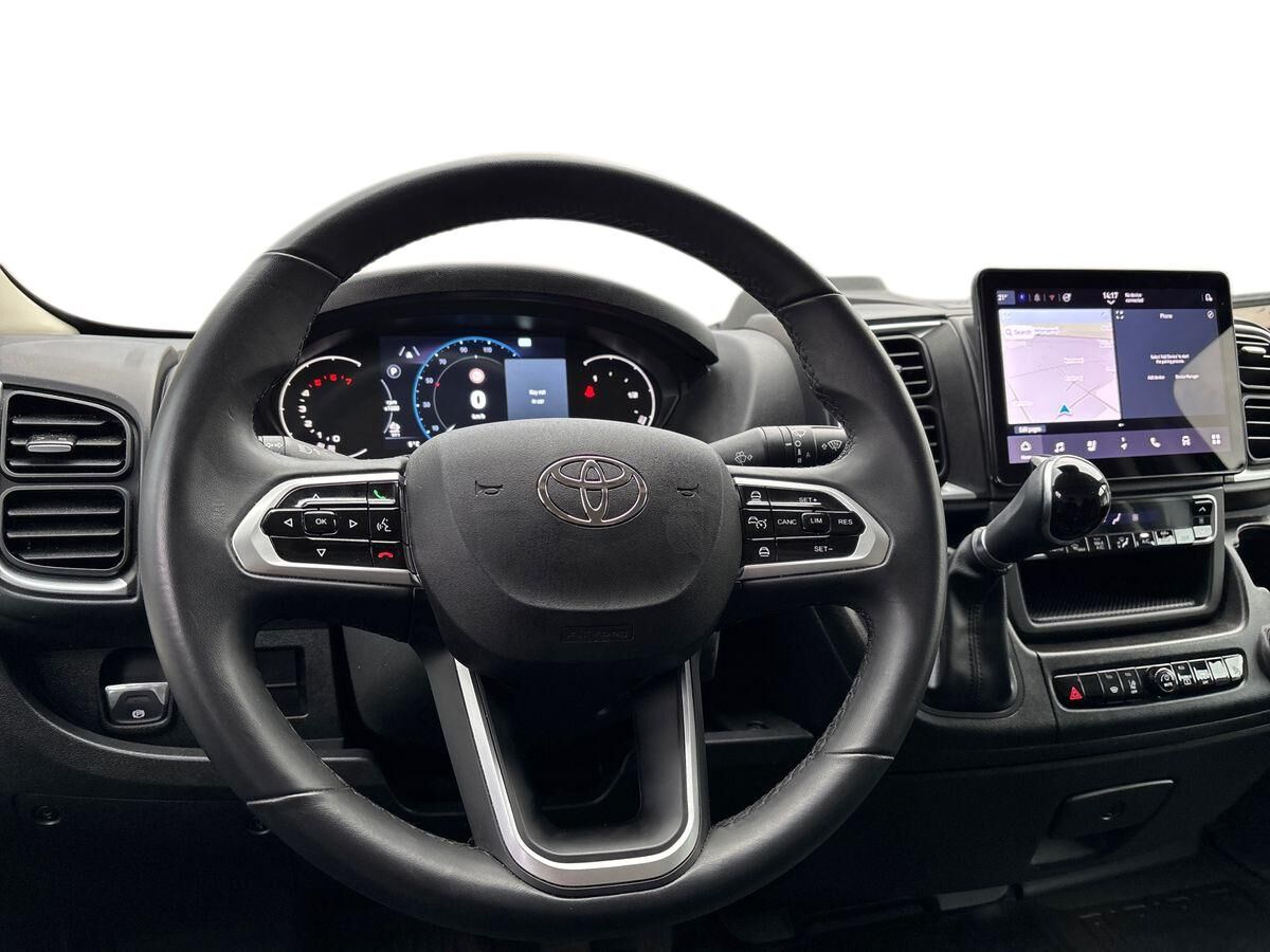 Billede af Toyota Proace Max Medium 2,2 D Comfort Master To skydedør m. højt tag 140HK Van 8g Aut.