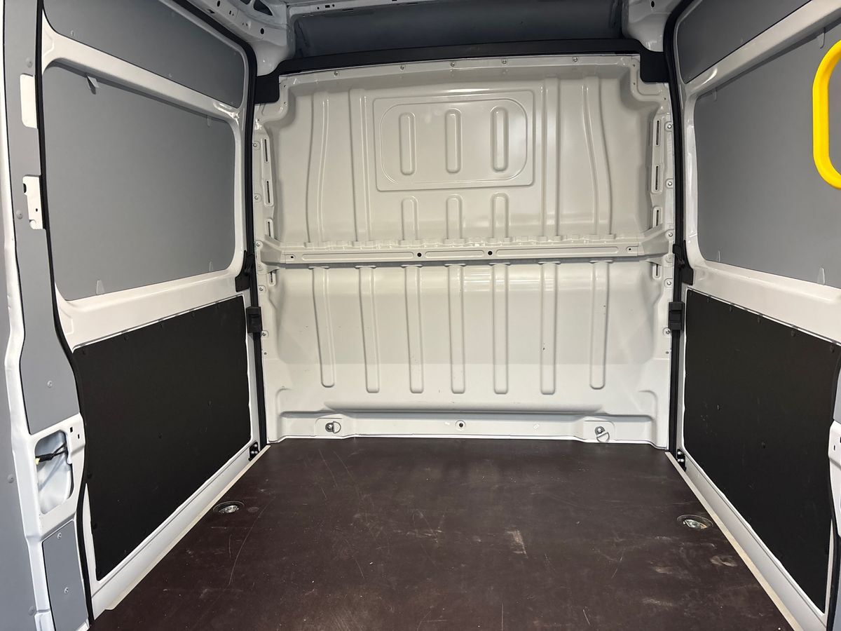 Billede af Toyota Proace Max Medium 2,2 D Comfort Master To skydedør m. højt tag 140HK Van 8g Aut.