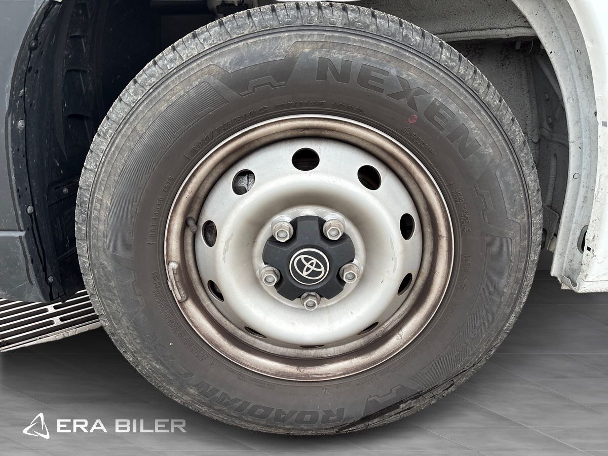 Billede af Toyota Proace Max Medium 2,2 D Comfort Master To skydedør m. højt tag 140HK Van 8g Aut.