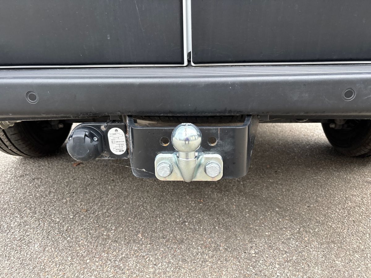 Billede af Toyota Proace Max Medium 2,2 D Comfort Master To skydedør m. højt tag 140HK Van 8g Aut.