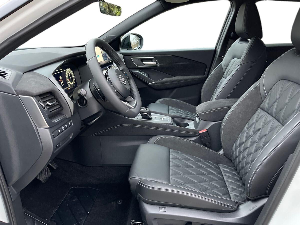 Billede af Nissan QASHQAI MY25 Mild-Hybrid 158 Xtronic 2 WD Tekna PLUS + 2-Tone