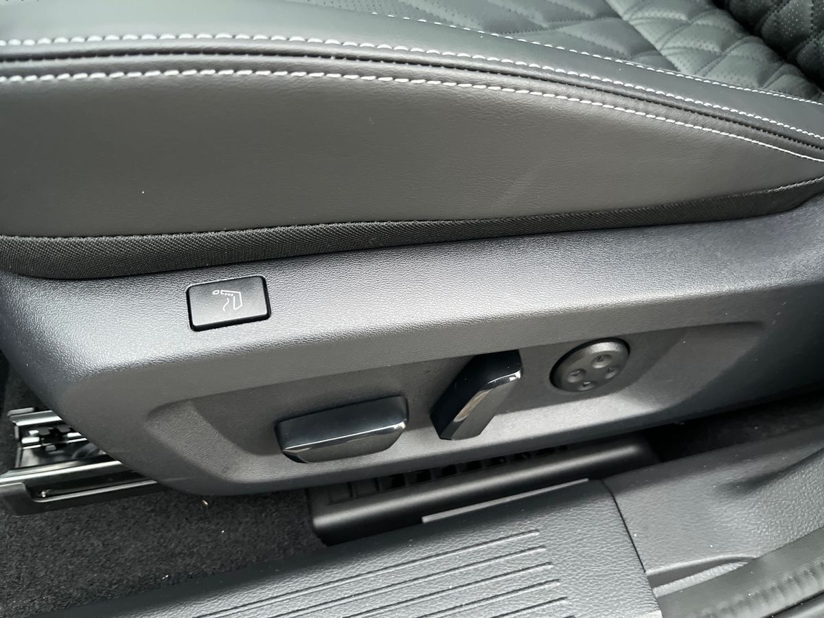 Billede af Nissan QASHQAI MY25 Mild-Hybrid 158 Xtronic 2 WD Tekna PLUS + 2-Tone