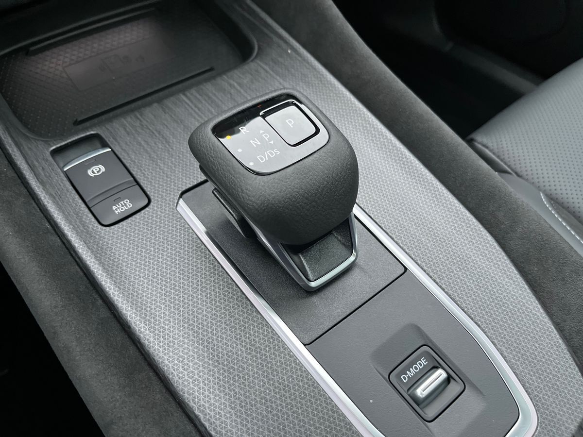 Billede af Nissan QASHQAI MY25 Mild-Hybrid 158 Xtronic 2 WD Tekna PLUS + 2-Tone