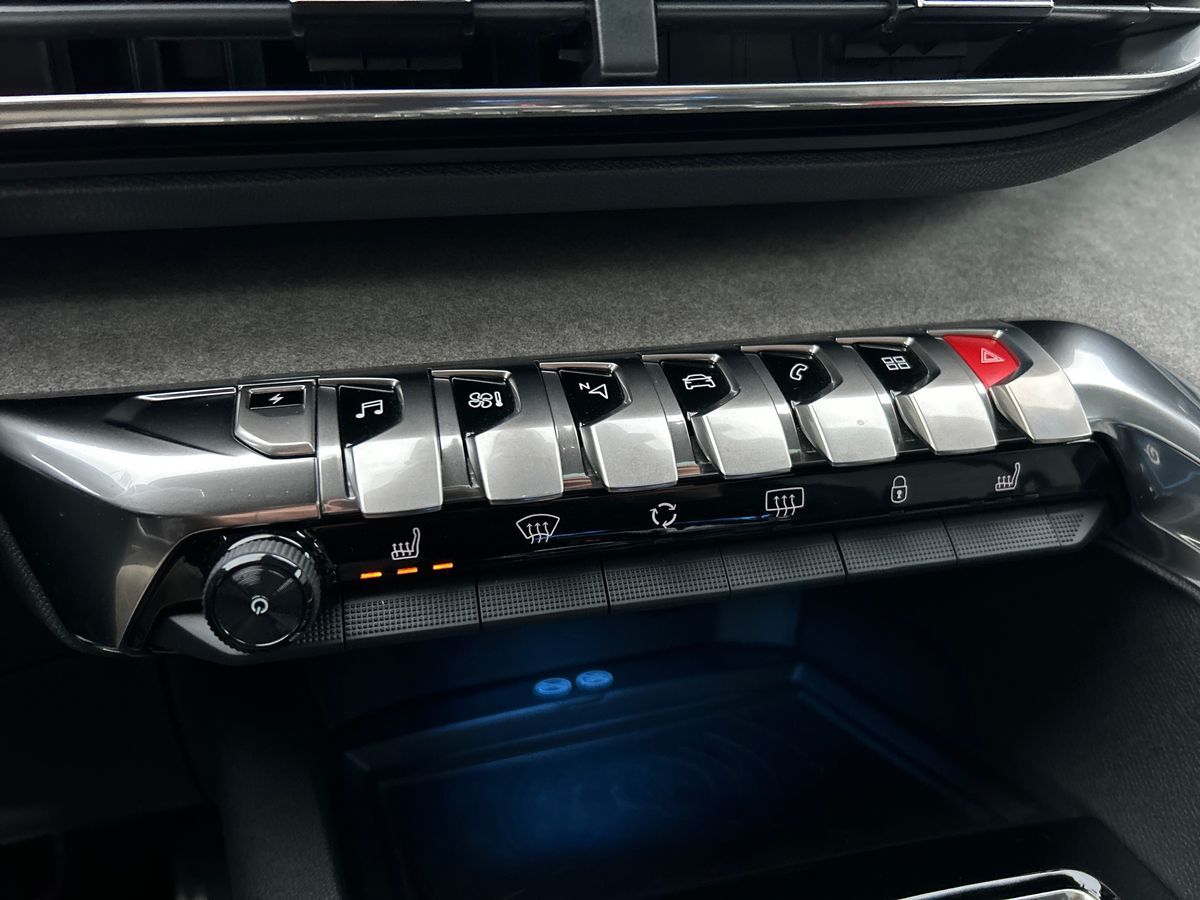 Billede af Peugeot 3008 1,6 PureTech  Plugin-hybrid GT Pack AWD EAT8 300HK 5d 8g Aut.