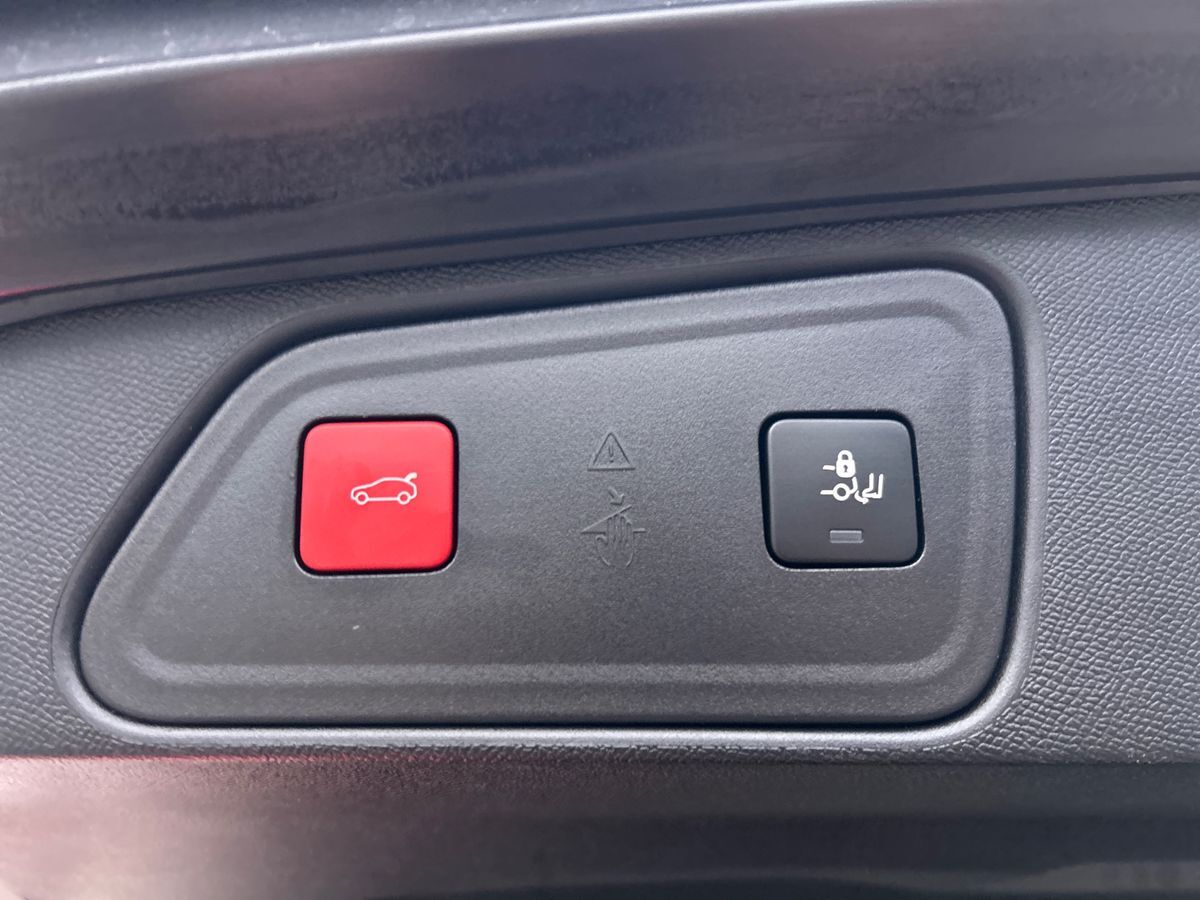 Billede af Peugeot 3008 1,6 PureTech  Plugin-hybrid GT Pack AWD EAT8 300HK 5d 8g Aut.