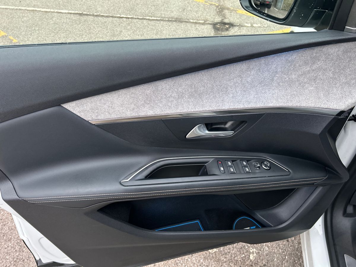 Billede af Peugeot 3008 1,6 PureTech  Plugin-hybrid GT Pack AWD EAT8 300HK 5d 8g Aut.