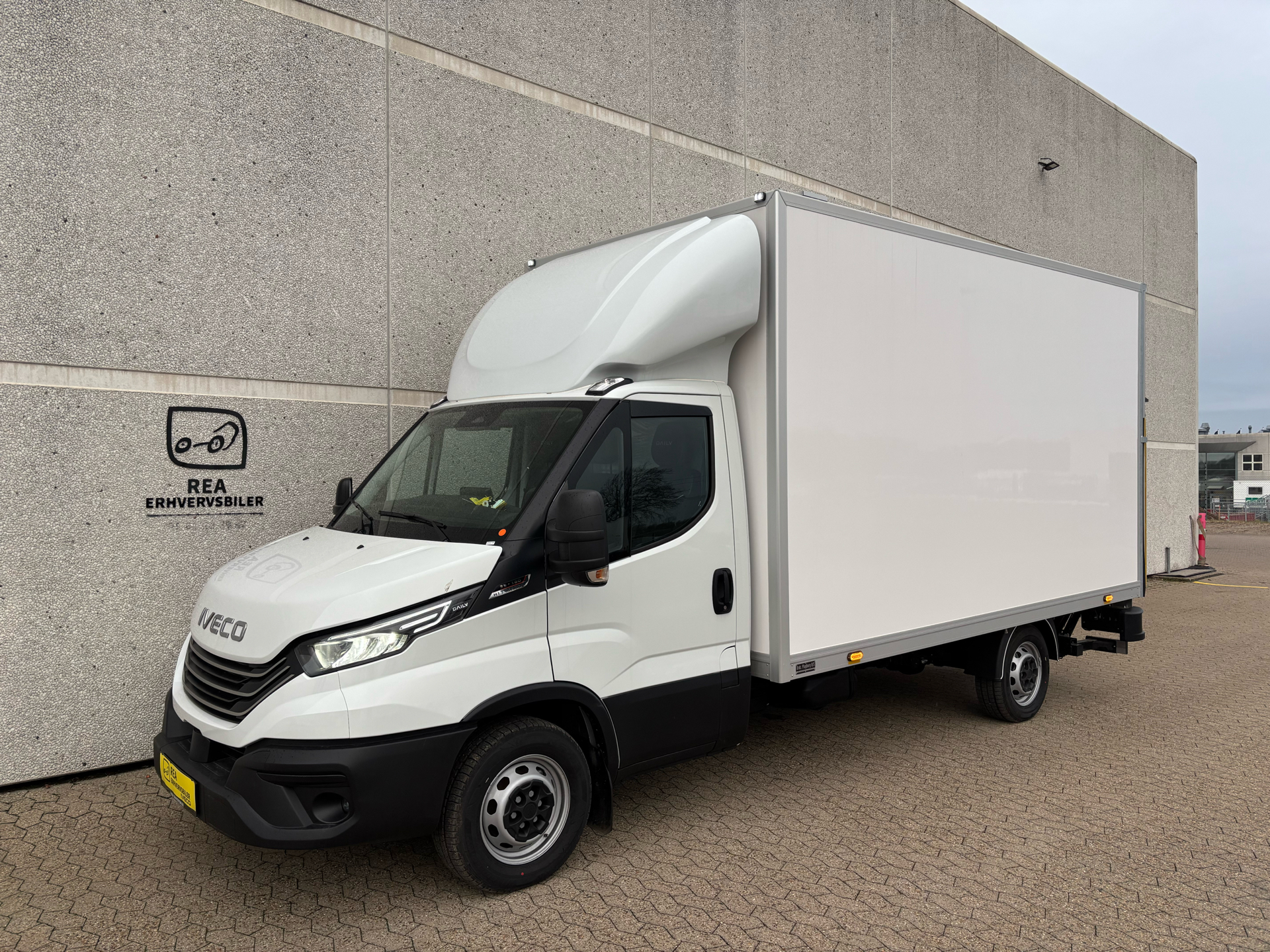 Billede af Iveco Daily 35S18 4100mm 3,0 D 180HK Ladv./Chas. 8g Aut.