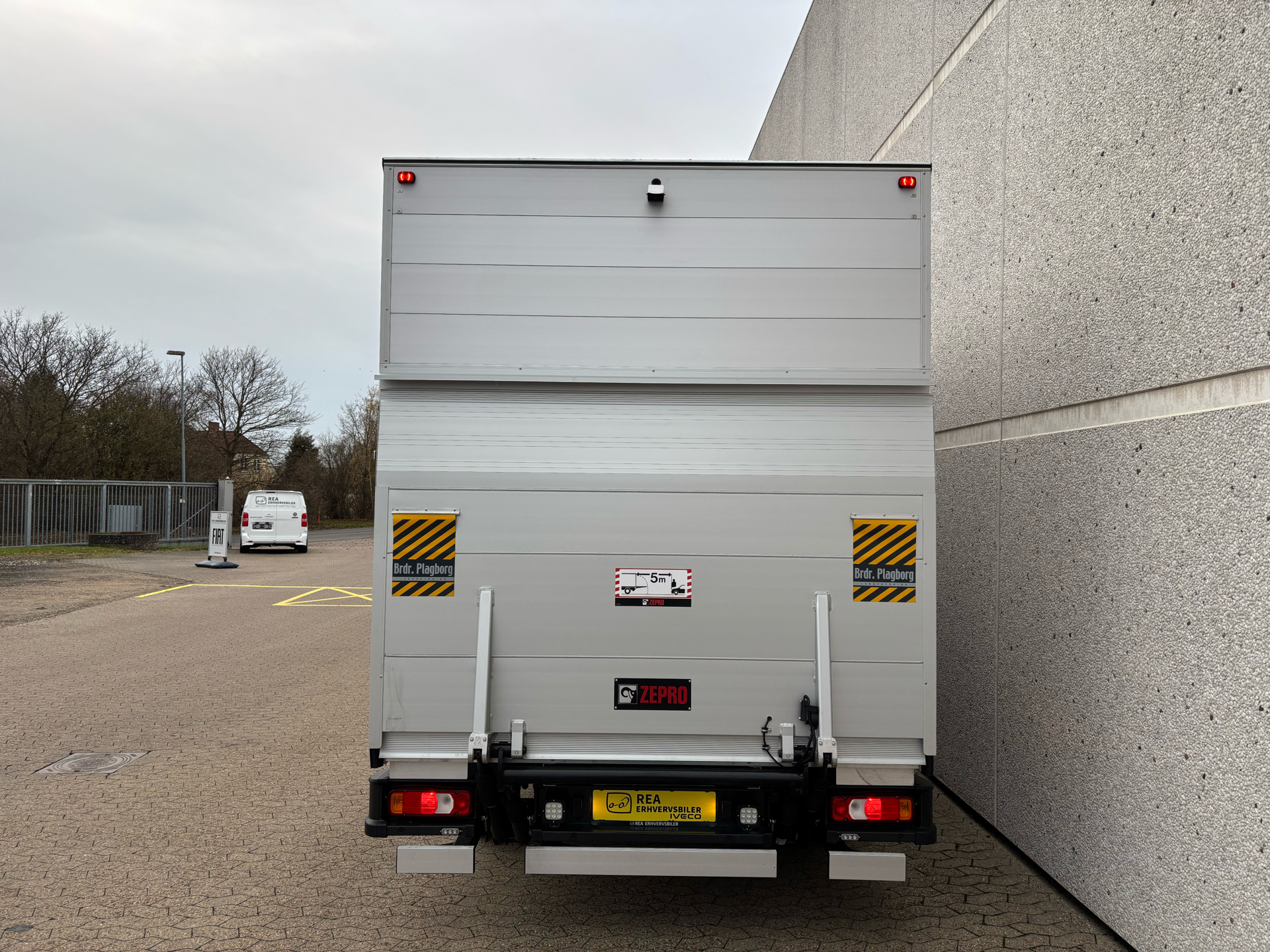 Billede af Iveco Daily 35S18 4100mm 3,0 D 180HK Ladv./Chas. 8g Aut.