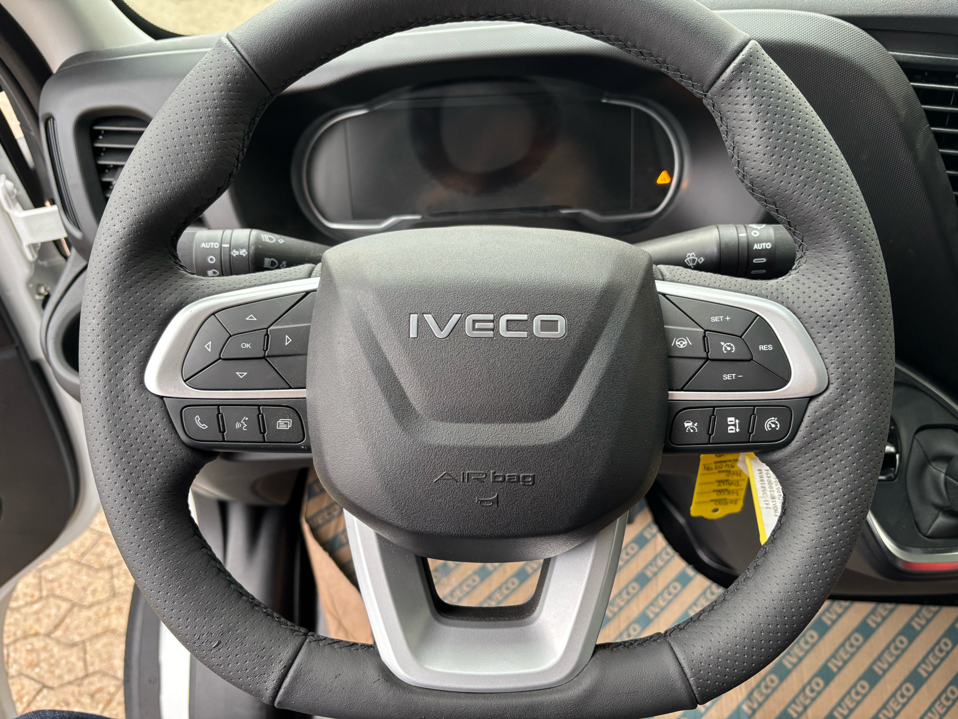 Billede af Iveco Daily 35S18 4100mm 3,0 D 180HK Ladv./Chas. 8g Aut.