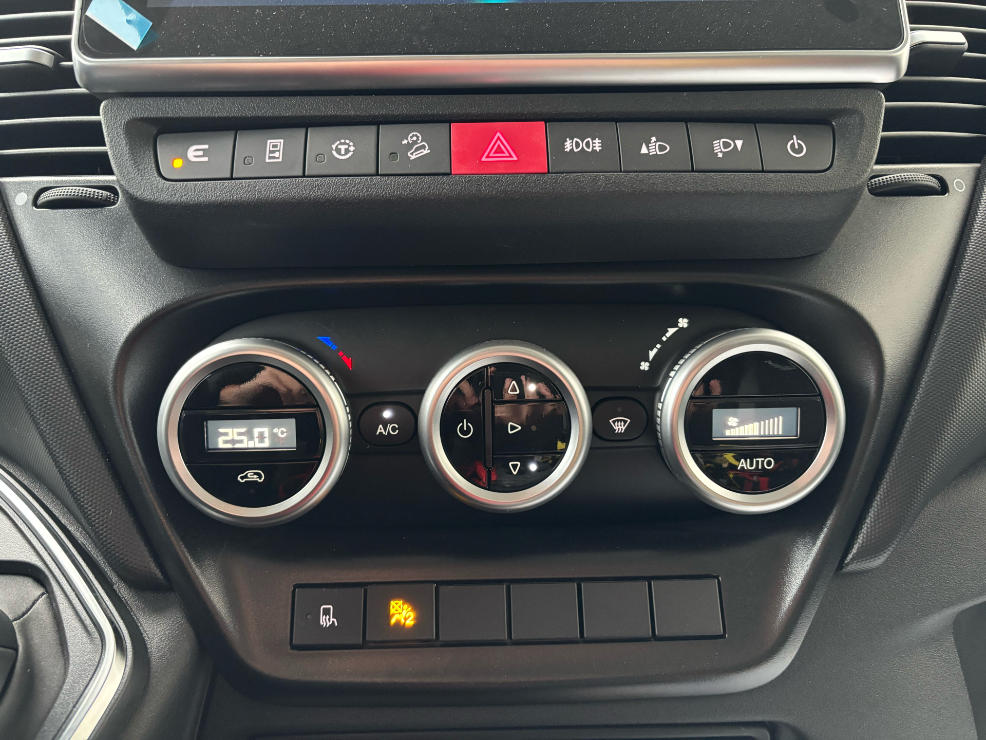 Billede af Iveco Daily 35S18 4100mm 3,0 D 180HK Ladv./Chas. 8g Aut.