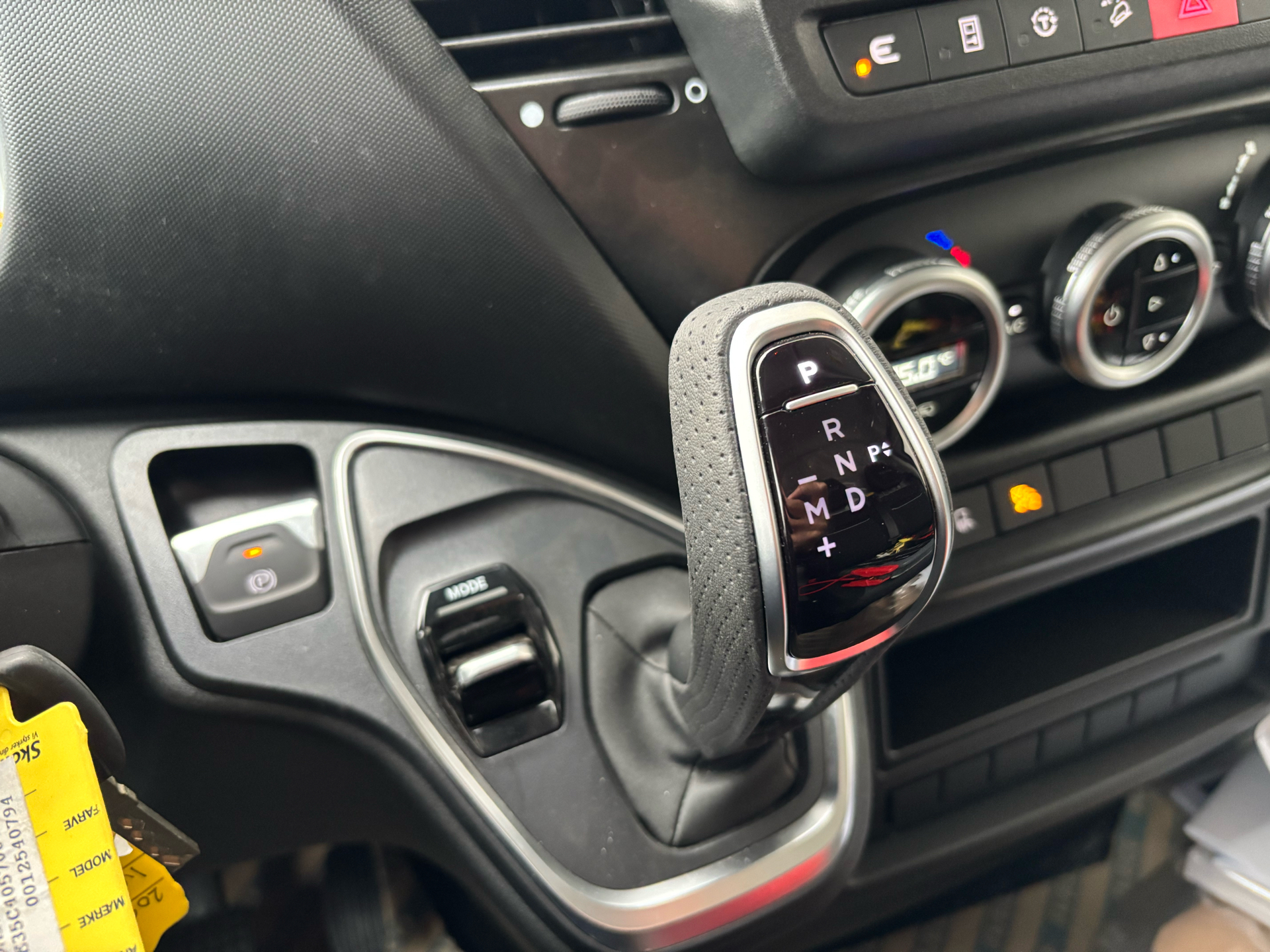 Billede af Iveco Daily 35S18 4100mm 3,0 D 180HK Ladv./Chas. 8g Aut.