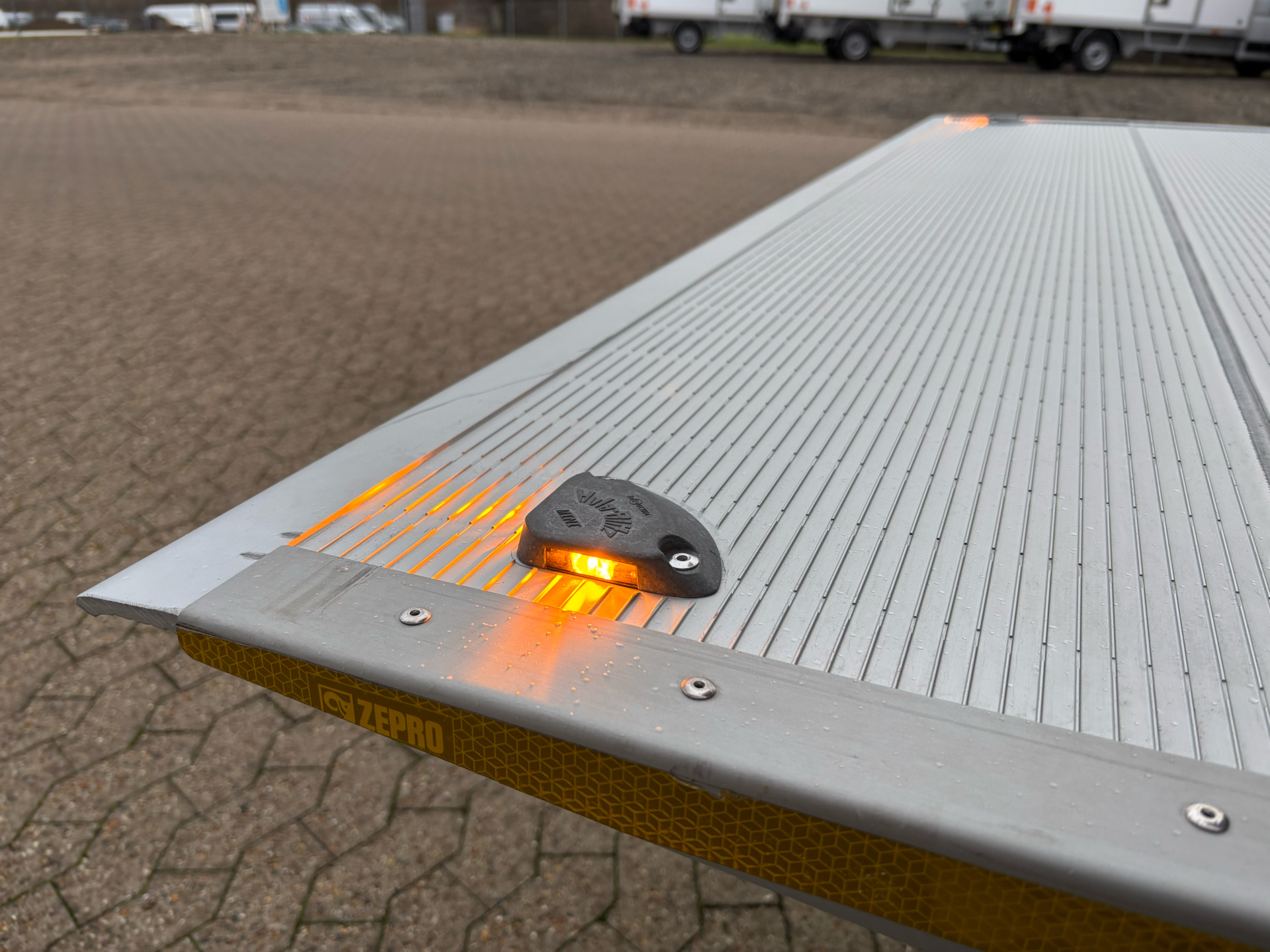 Billede af Iveco Daily 35S18 4100mm 3,0 D 180HK Ladv./Chas. 8g Aut.