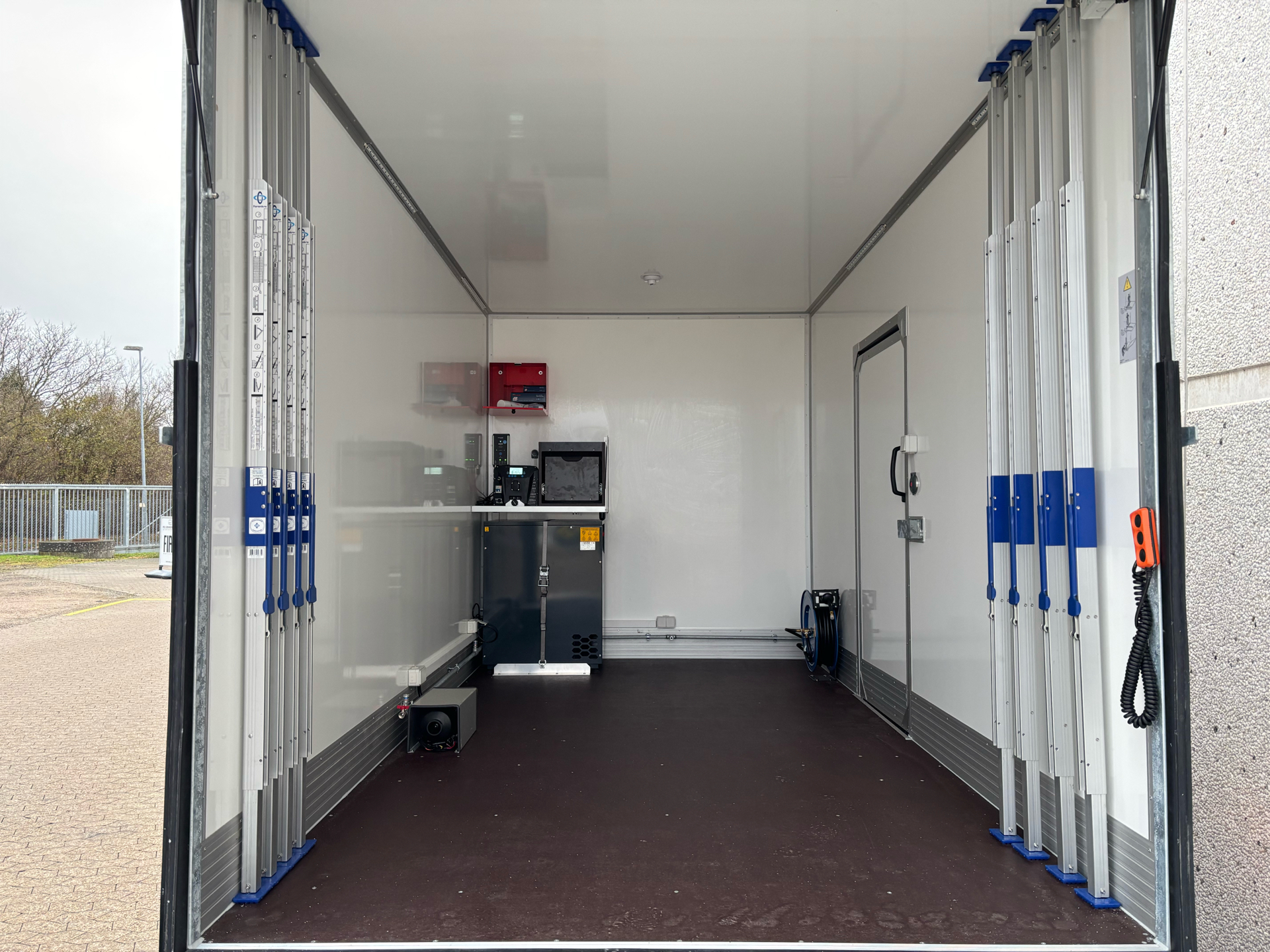 Billede af Iveco Daily 35S18 4100mm 3,0 D 180HK Ladv./Chas. 8g Aut.