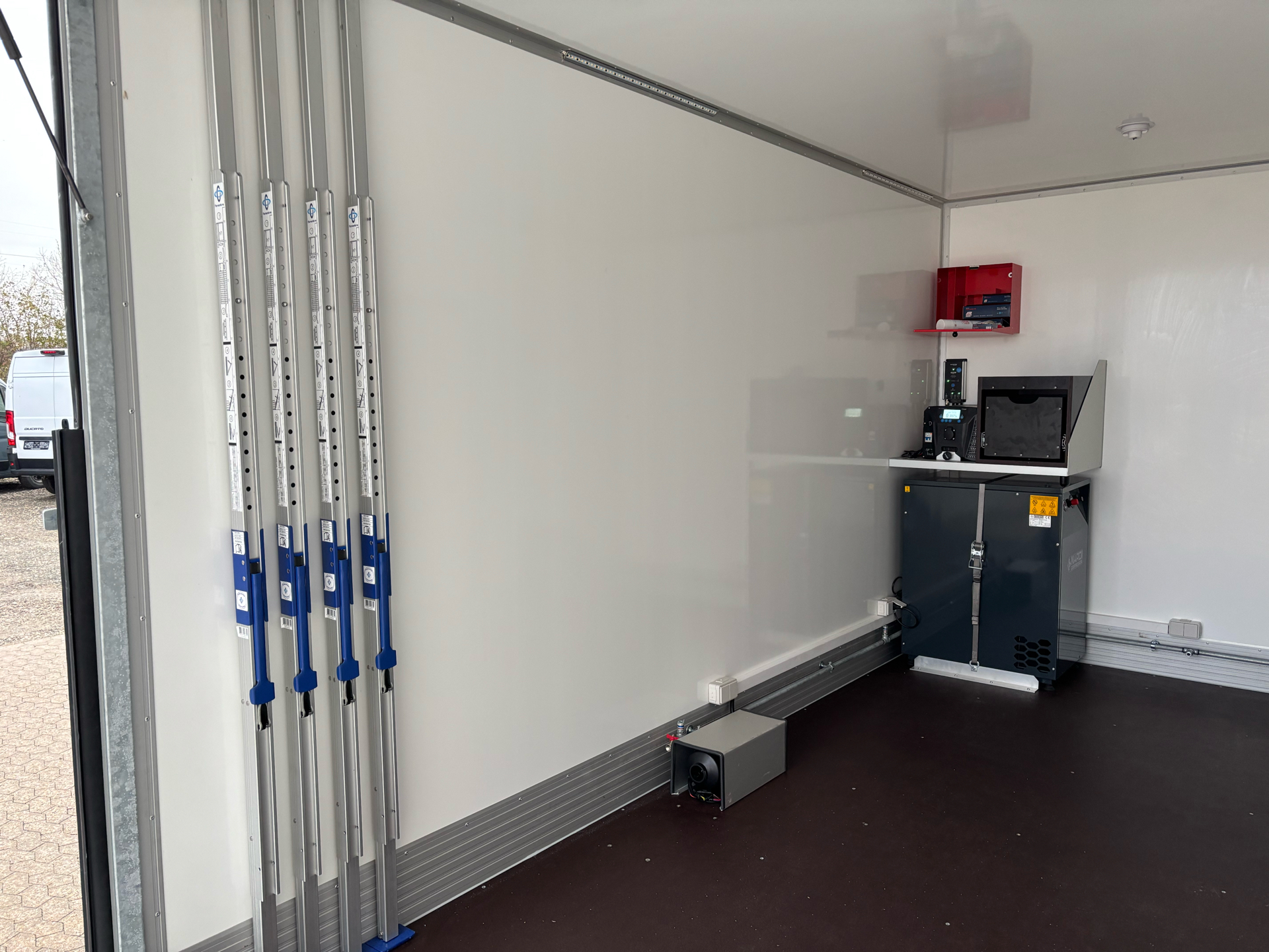 Billede af Iveco Daily 35S18 4100mm 3,0 D 180HK Ladv./Chas. 8g Aut.