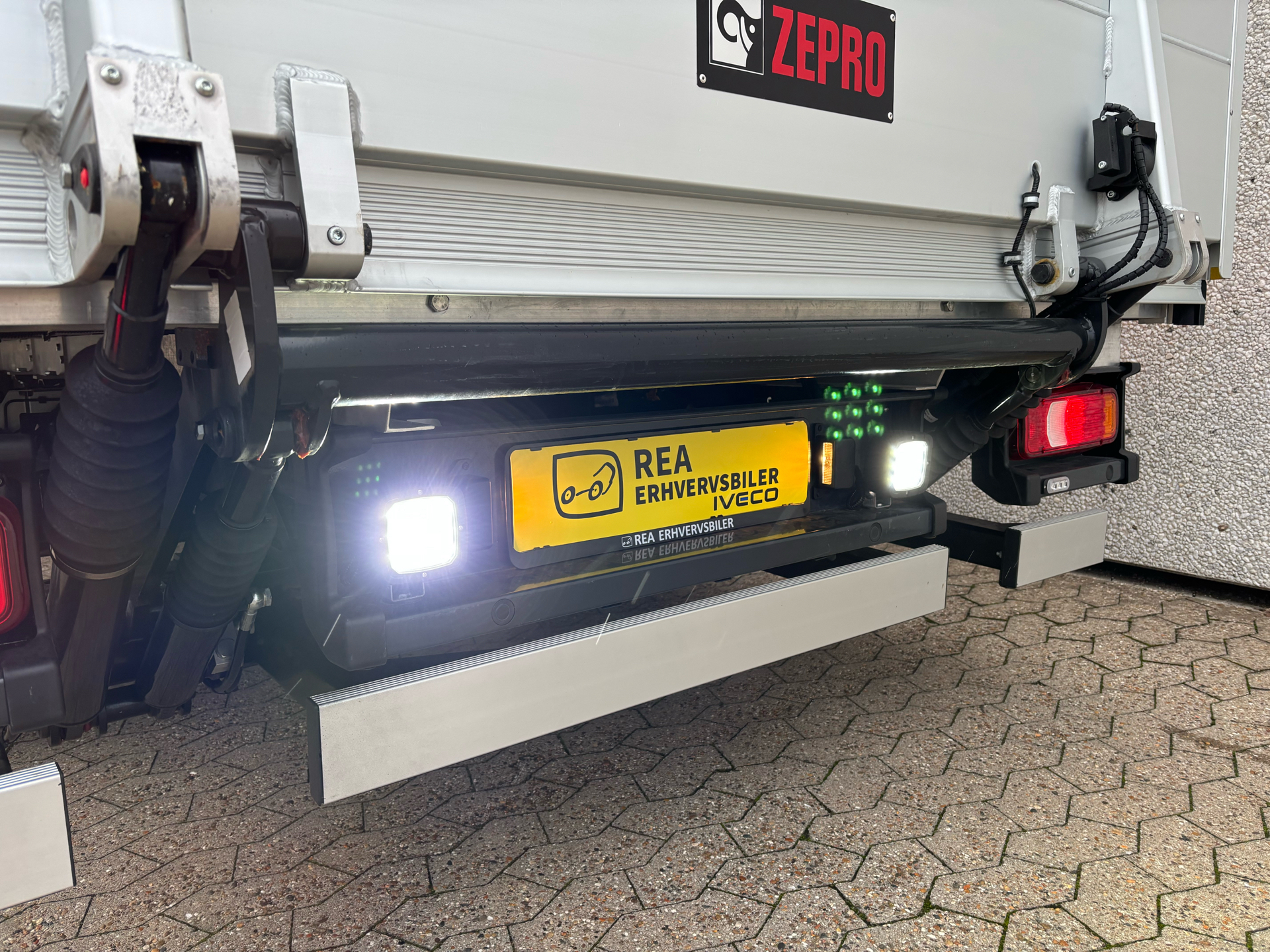 Billede af Iveco Daily 35S18 4100mm 3,0 D 180HK Ladv./Chas. 8g Aut.