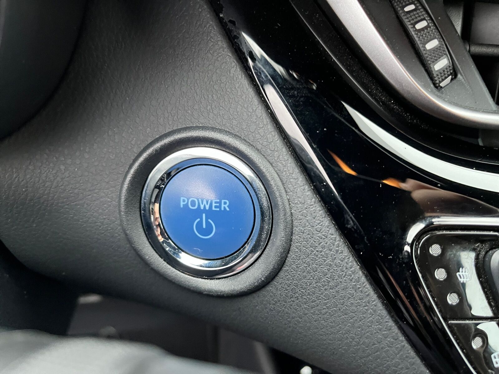 Billede af Toyota C-HR 1,8 Hybrid C-LUB Multidrive S 122HK 5d Aut.