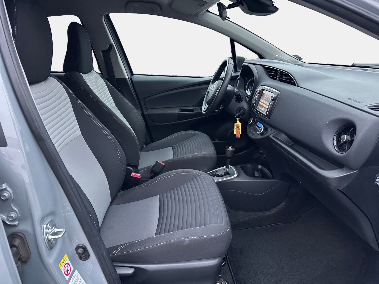 Billede af Toyota Yaris 1,5 Hybrid H2 Premium E-CVT 100HK 5d Trinl. Gear