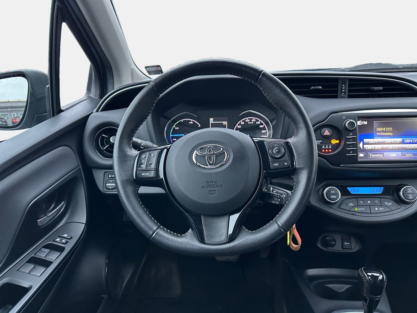 Billede af Toyota Yaris 1,5 Hybrid H2 Premium E-CVT 100HK 5d Trinl. Gear