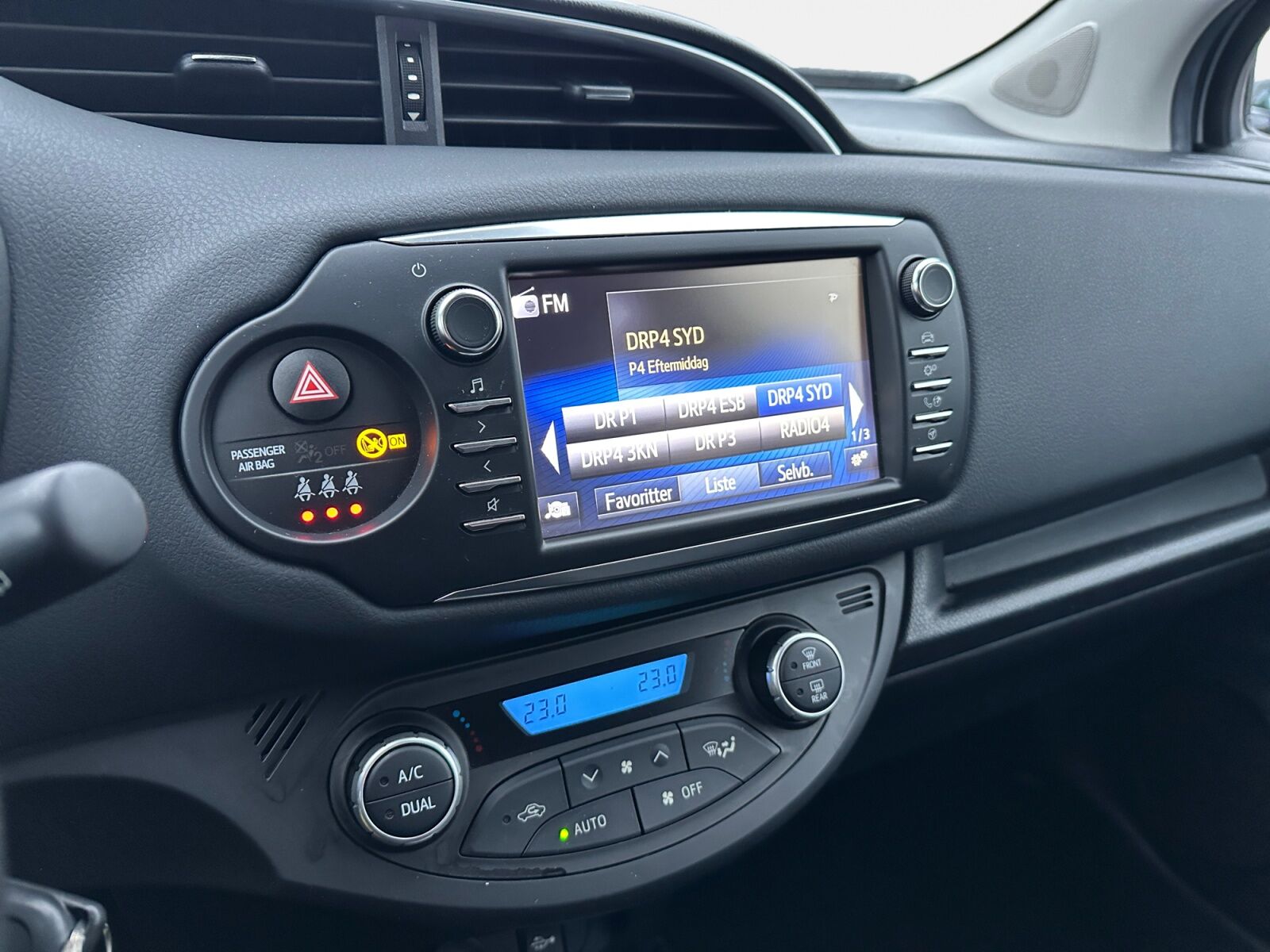 Billede af Toyota Yaris 1,5 Hybrid H2 Premium E-CVT 100HK 5d Trinl. Gear