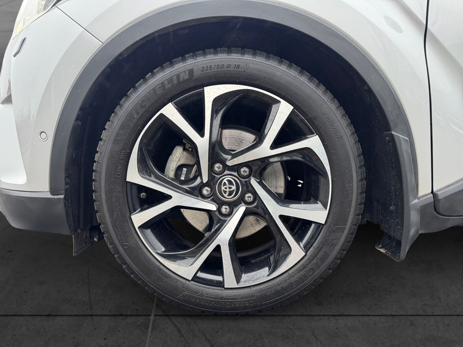 Billede af Toyota C-HR 1,8 Hybrid C-LUB Selected + Premium Multidrive S 122HK 5d Aut.