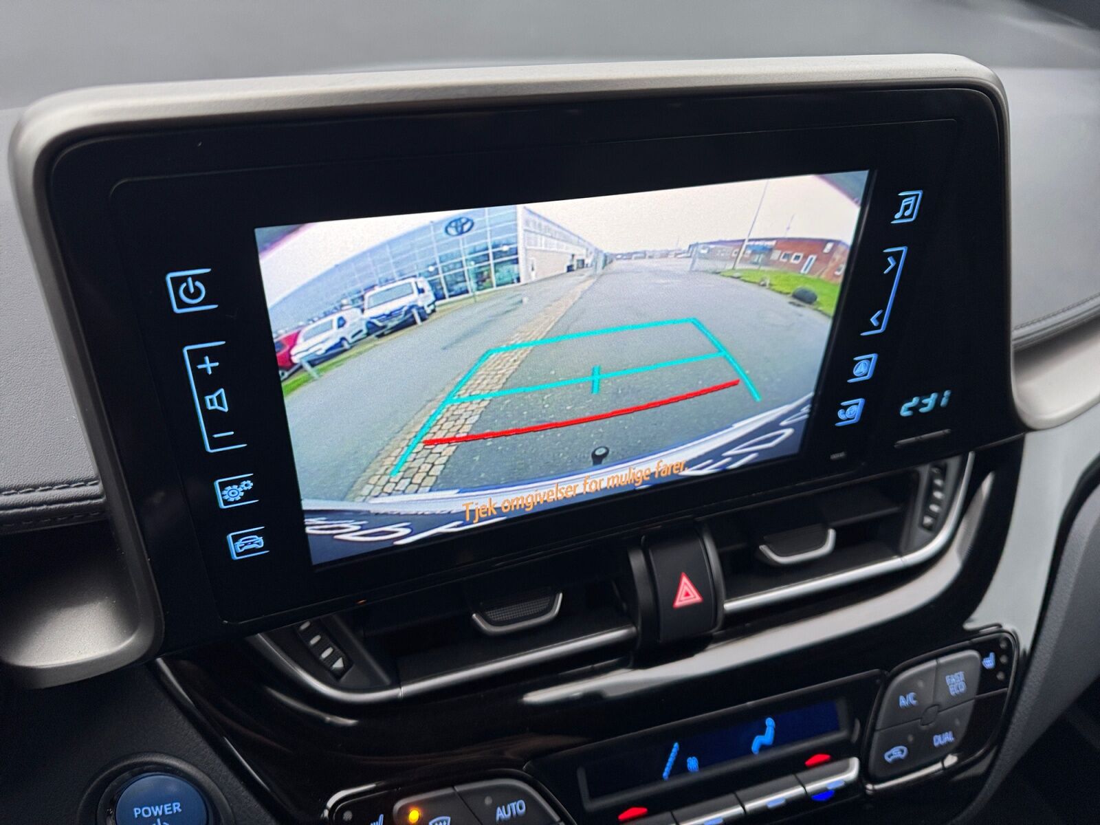 Billede af Toyota C-HR 1,8 Hybrid C-LUB Selected + Premium Multidrive S 122HK 5d Aut.