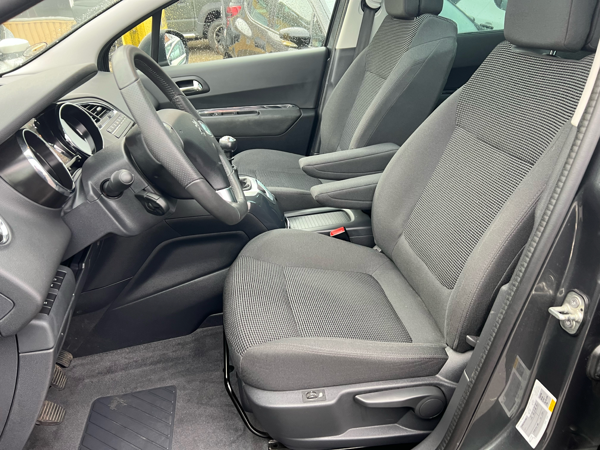 Billede af Peugeot 5008 1,6 BlueHDi Allure 120HK 6g