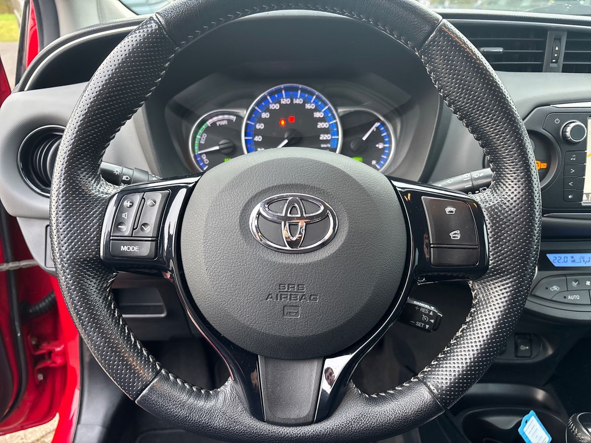 Billede af Toyota Yaris 1,5 Hybrid H2 Style E-CVT 100HK 5d Trinl. Gear