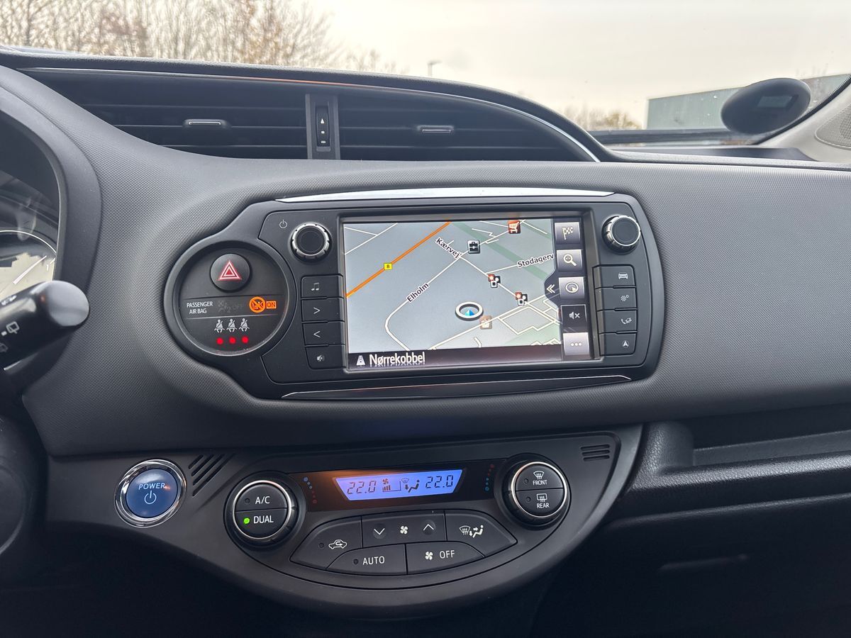 Billede af Toyota Yaris 1,5 Hybrid H2 Style E-CVT 100HK 5d Trinl. Gear
