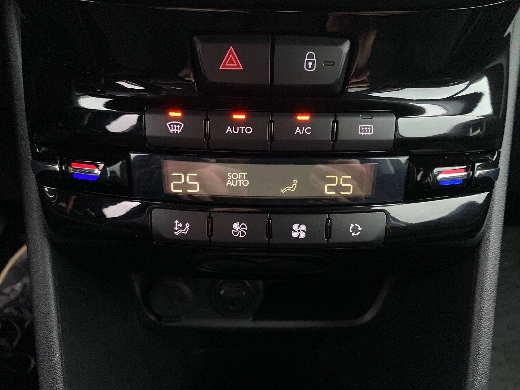 Billede af Peugeot 208 1,2 VTi Selection 82HK 5d