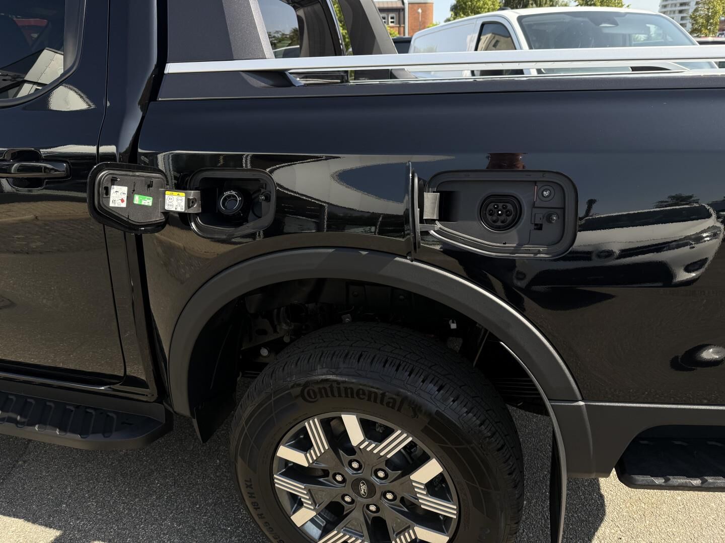 Billede af Ford Ranger Double Cab 2,3 EcoBoost Hybrid Wildtrak e-4WD 281HK Pick-Up 10g Aut.