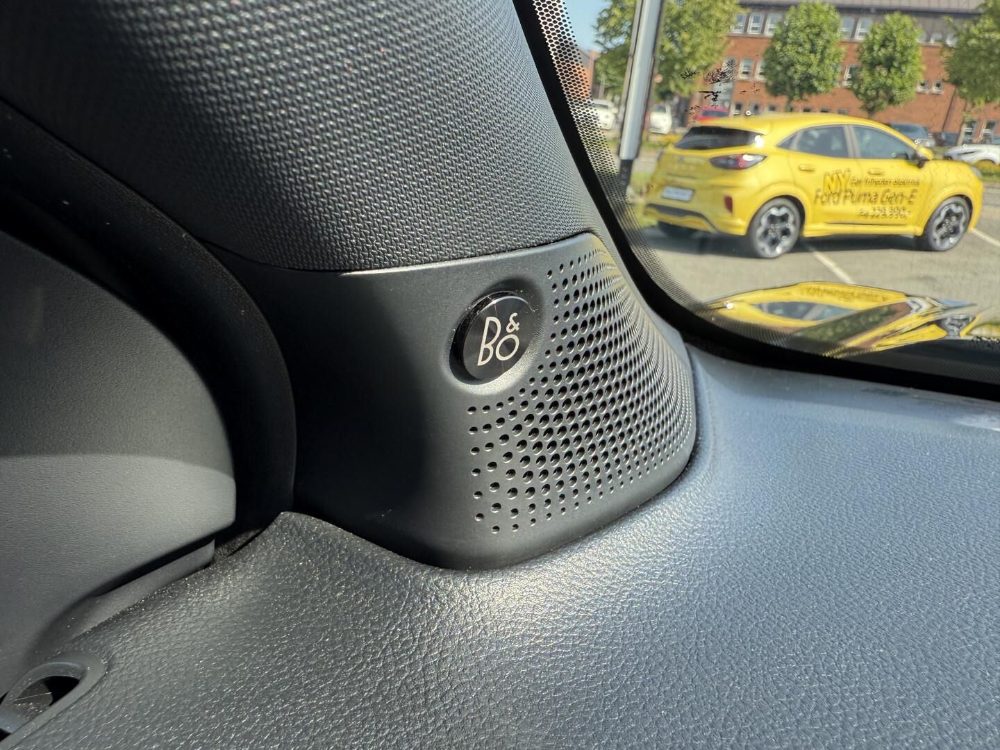 Billede af Ford Ranger Double Cab 2,3 EcoBoost Hybrid Wildtrak e-4WD 281HK Pick-Up 10g Aut.