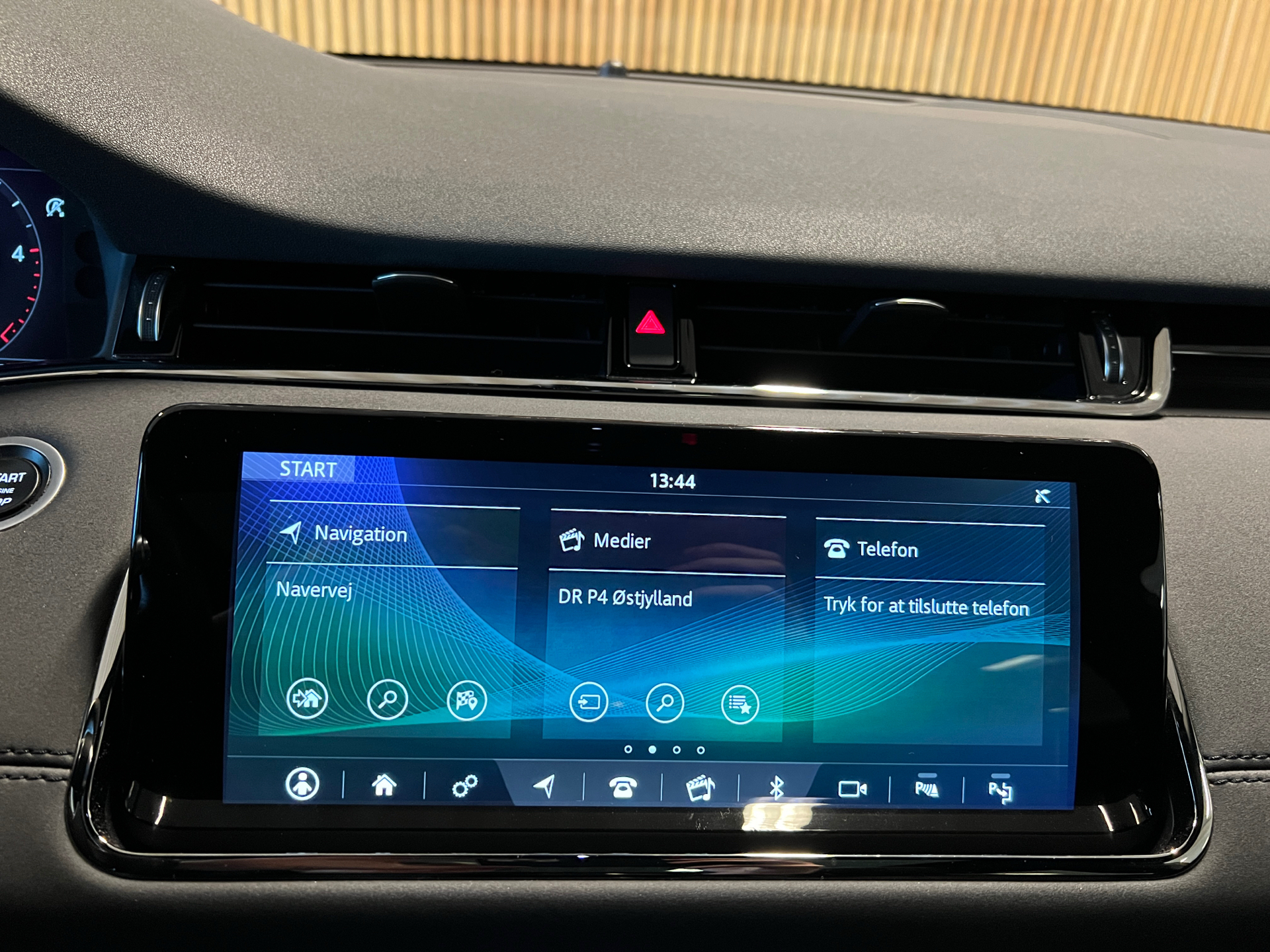 Billede af Land Rover Range Rover Evoque 2,0 TD4  Mild hybrid HSE Dynamic Pack 4x4 180HK 5d 9g Aut.