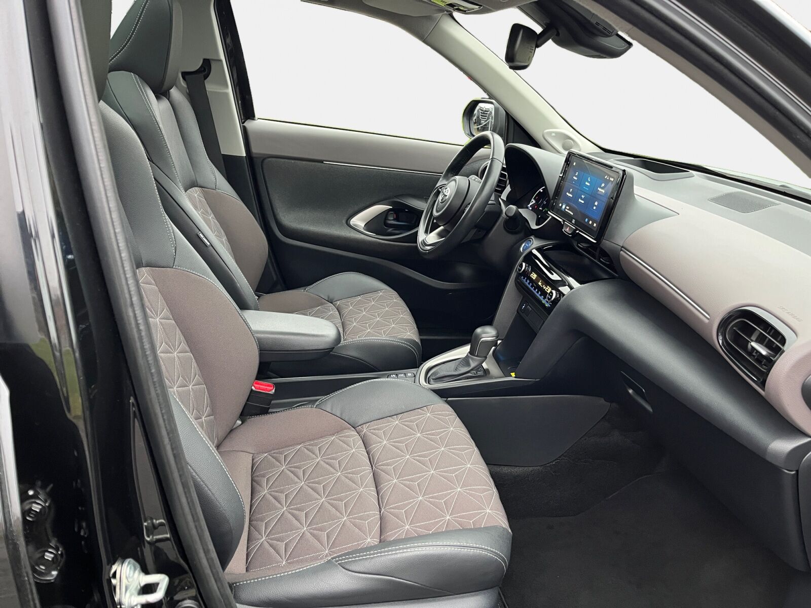 Billede af Toyota Yaris Cross 1,5 Hybrid Elegant 116HK 5d Trinl. Gear