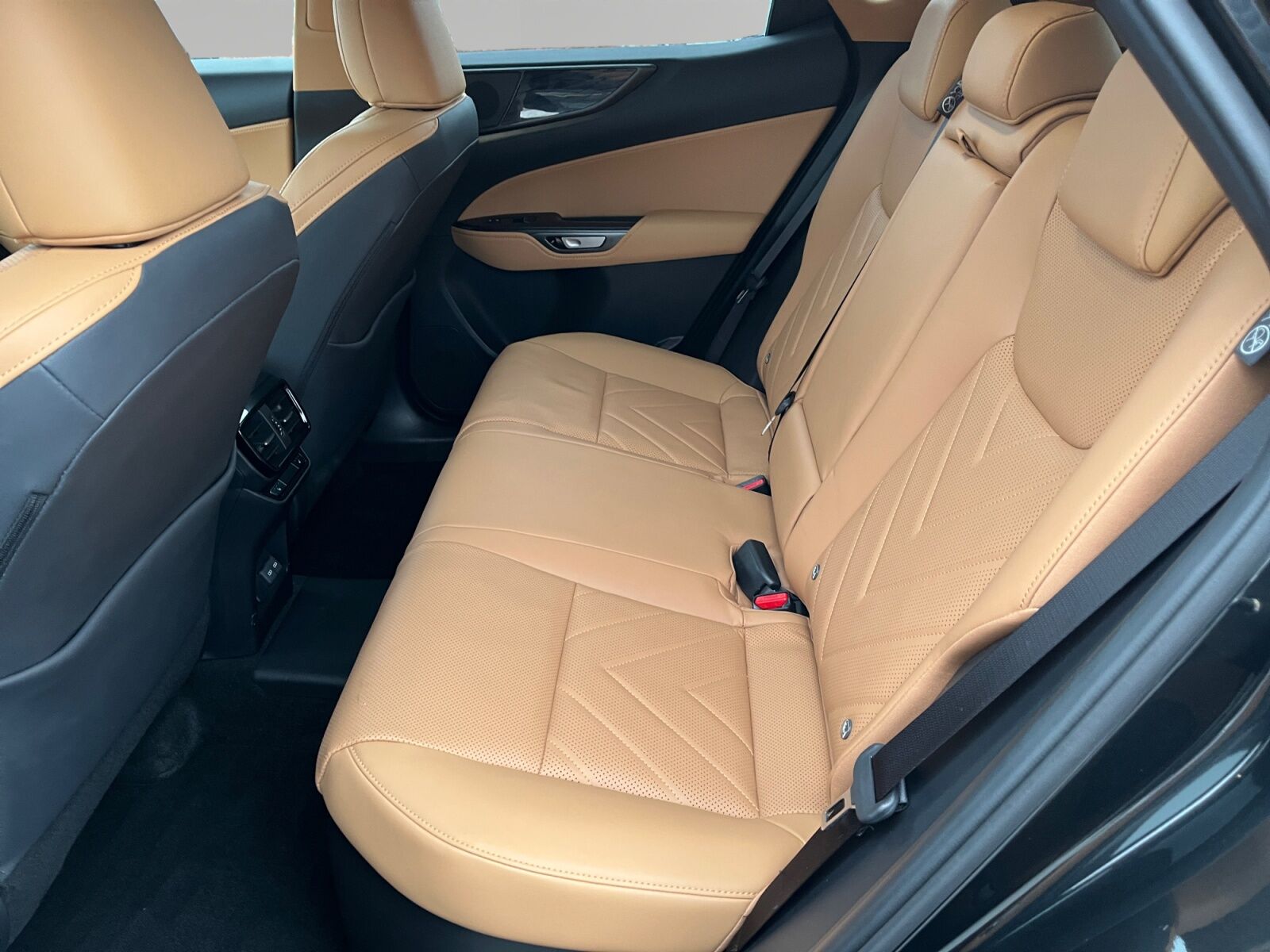 Billede af Lexus NX 450h+ 2,5 Plugin-hybrid Executive 4WD 309HK 5d Trinl. Gear