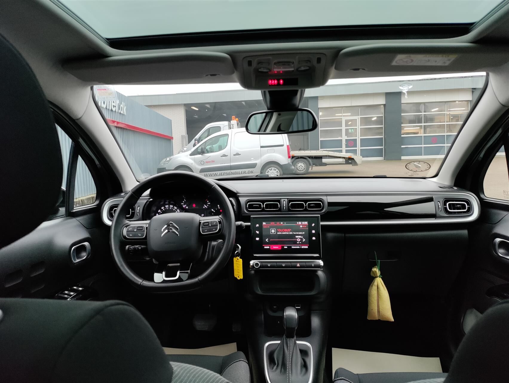 Billede af Citroën C3 1,2 PureTech Triumph EAT6 110HK 5d 6g Aut.