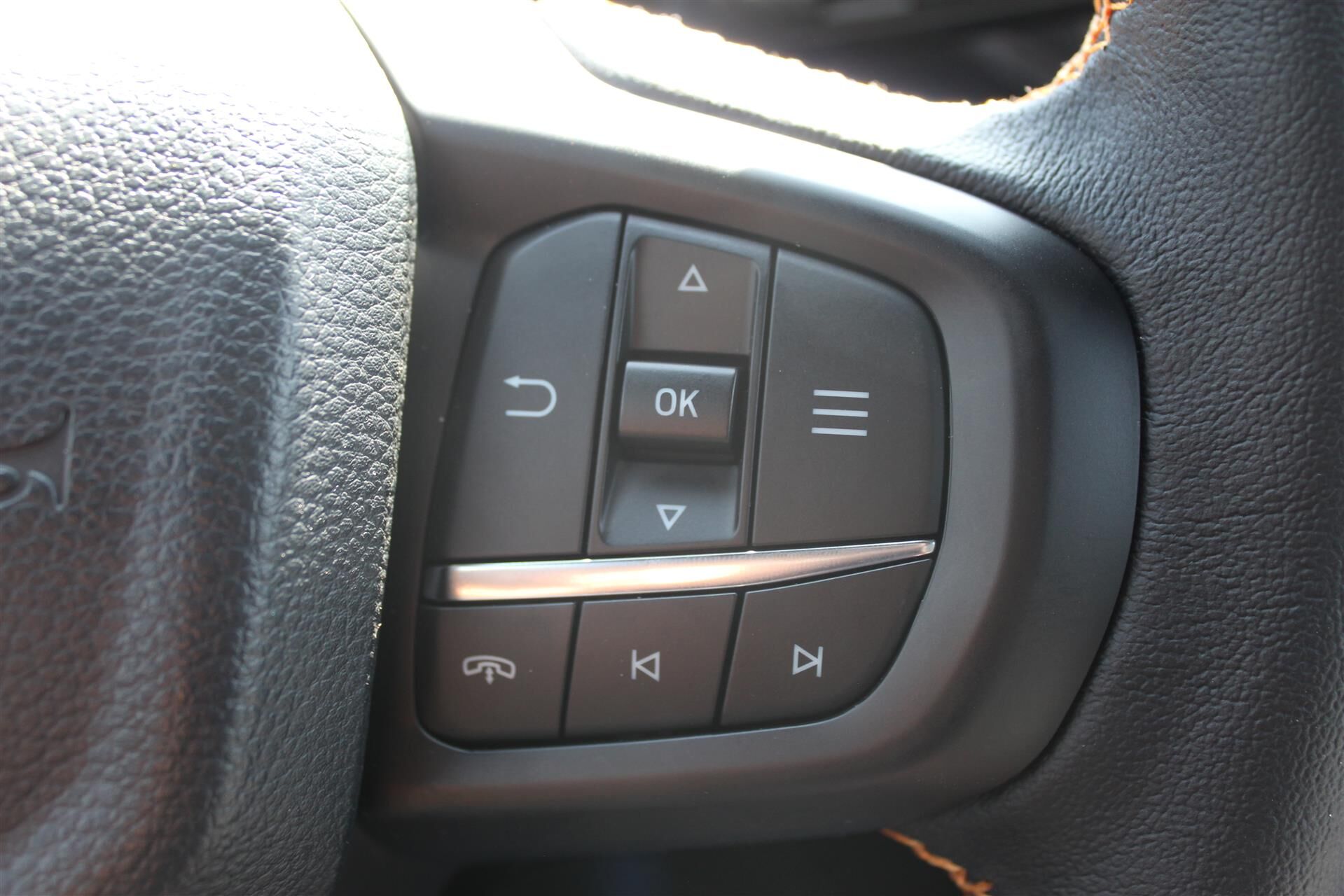 Billede af Ford Ranger Double Cab 2,3 EcoBoost Hybrid Wildtrak e-4WD 281HK Pick-Up 10g Aut.