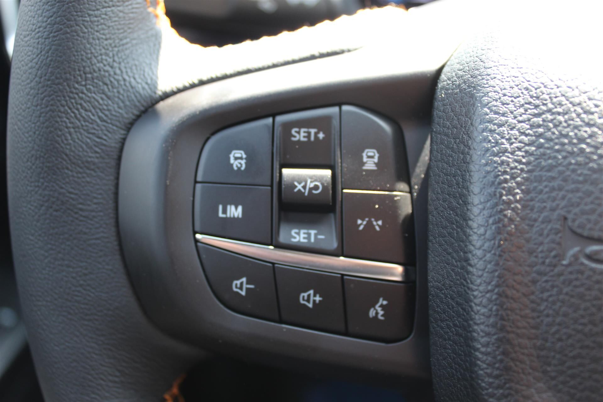 Billede af Ford Ranger Double Cab 2,3 EcoBoost Hybrid Wildtrak e-4WD 281HK Pick-Up 10g Aut.