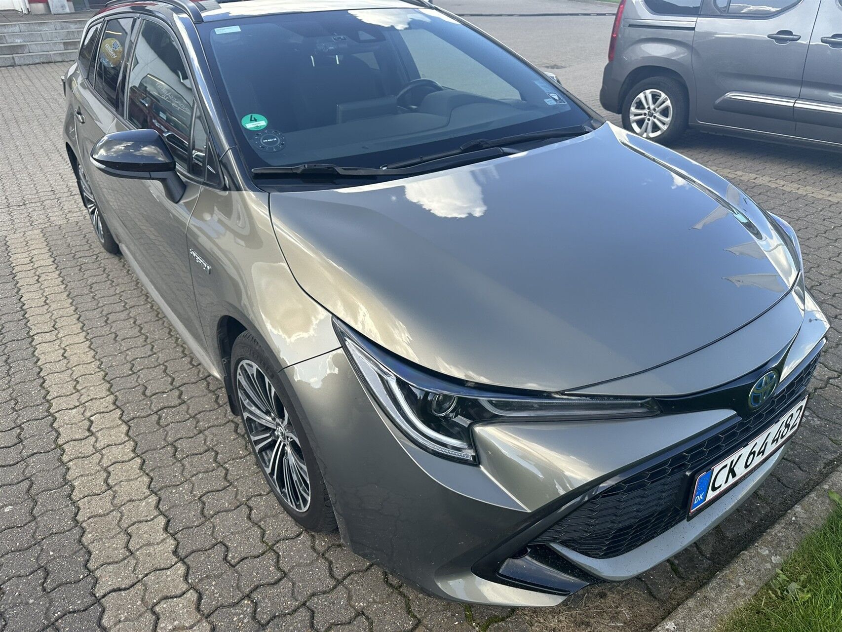 Billede af Toyota Corolla Touring Sports 1,8 Hybrid H3 Design E-CVT 122HK Stc Trinl. Gear