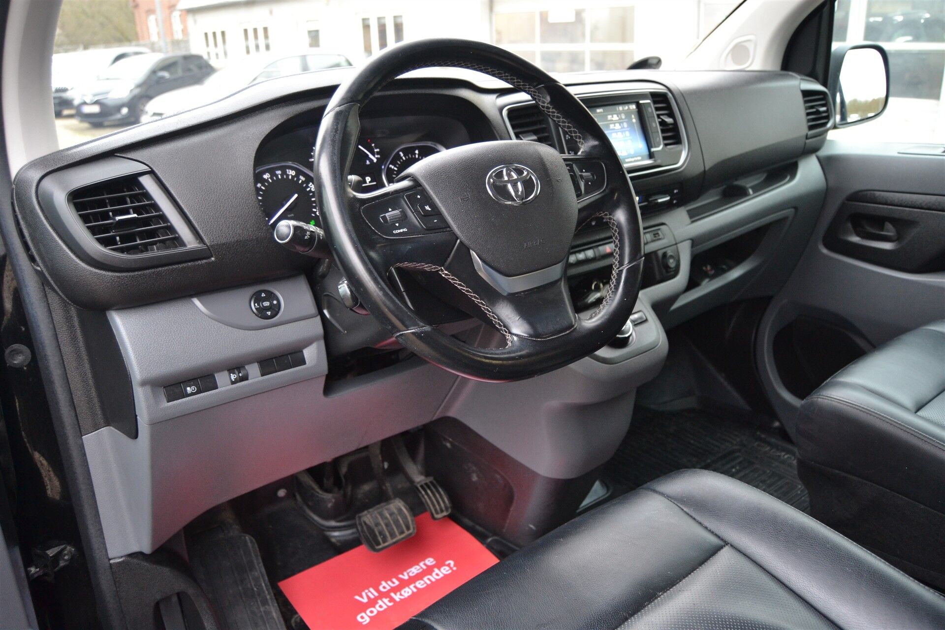 Billede af Toyota Proace Medium 2,0 D Comfort GR m/ dobbelt skydedør, bagklap 177HK Van 8g Aut.